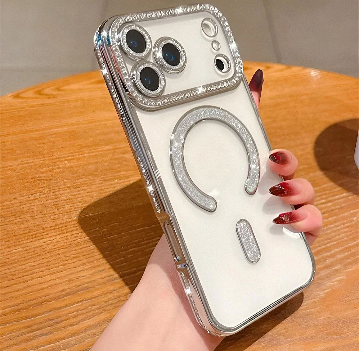 Iphone 17 Pro Uyumlu Şeffaf Taşlı MagSafe Özellikli Kılıf