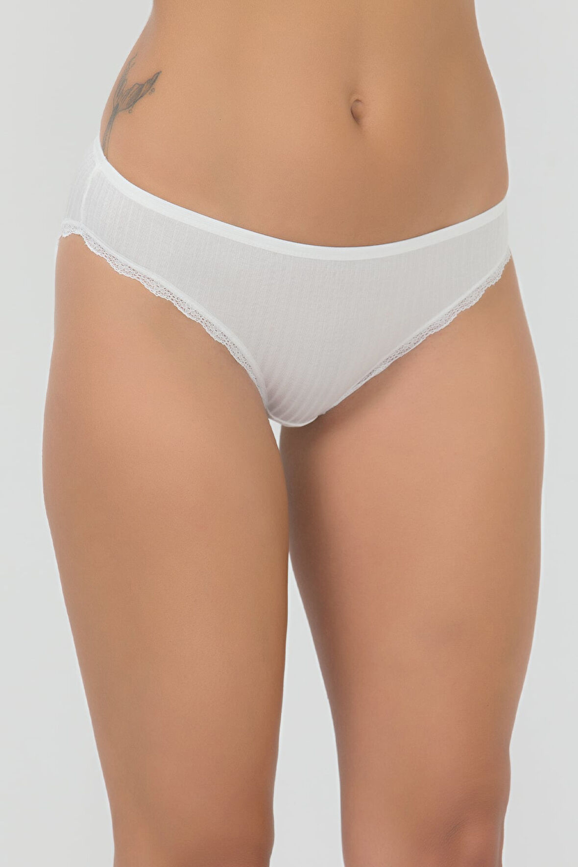 Kadın Dantel Detaylı İnce Çizgili Külot