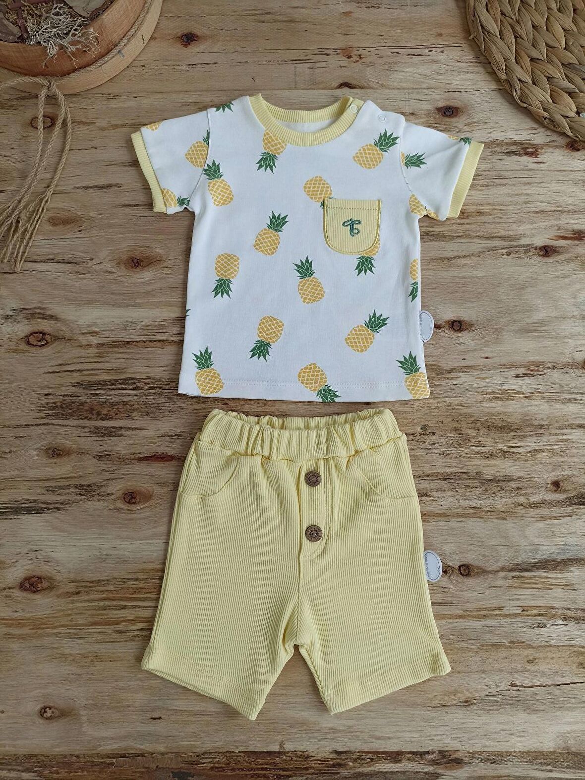 3-6 6-9 9-12 Ay Ananas Baskılı Şort Tişört 2 Li Kız Erkek Bebek Takımı