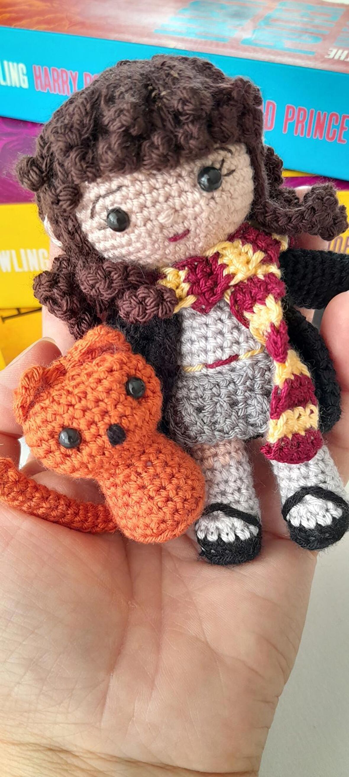 Hermonie ve Crookshanks