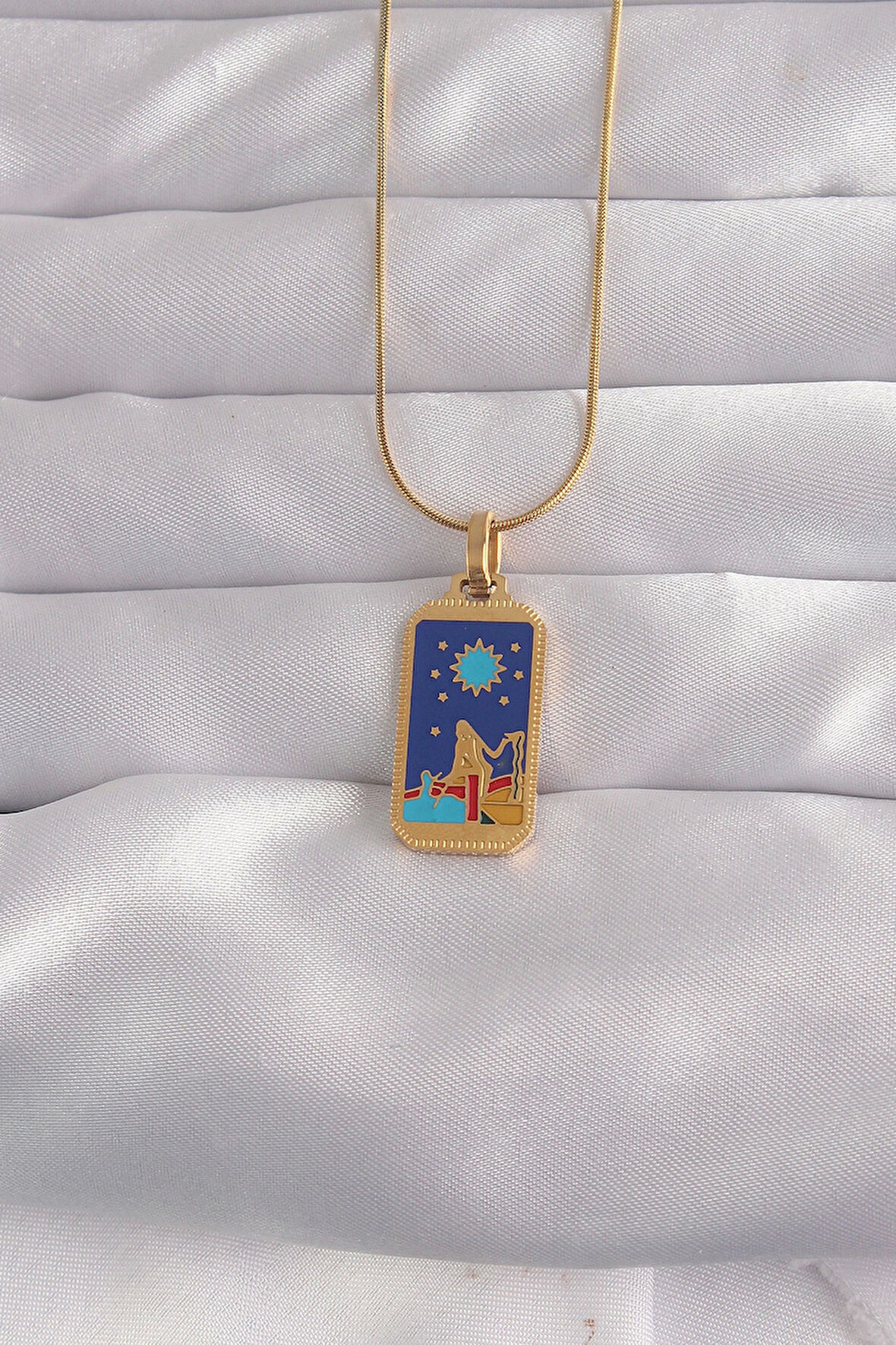 HediyeMarketim  Çelik Gold Renk Mavi Mineli Kız Figür Tarot Kolye