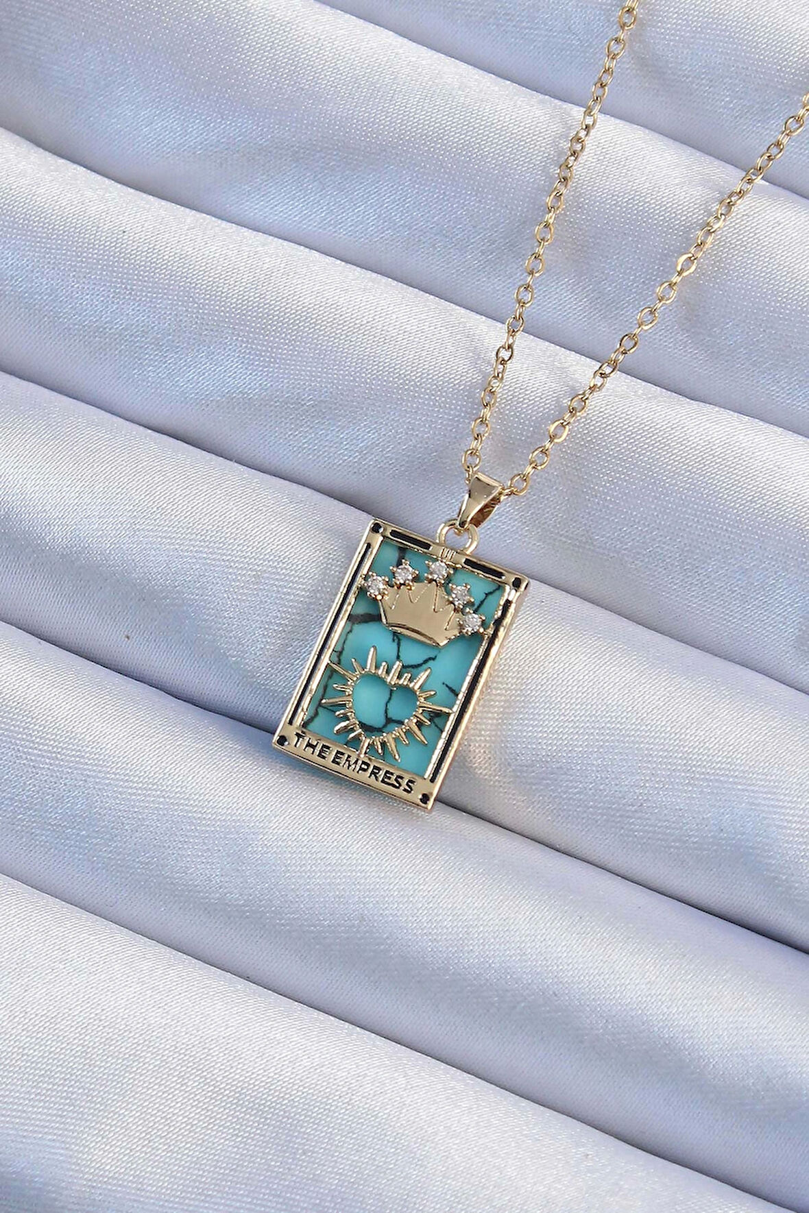 HediyeMarketim  Çelik Zincir Altın Renk Zirkon Taşlı Mavi Mermer Desenli Taç Model Tarot Kolye