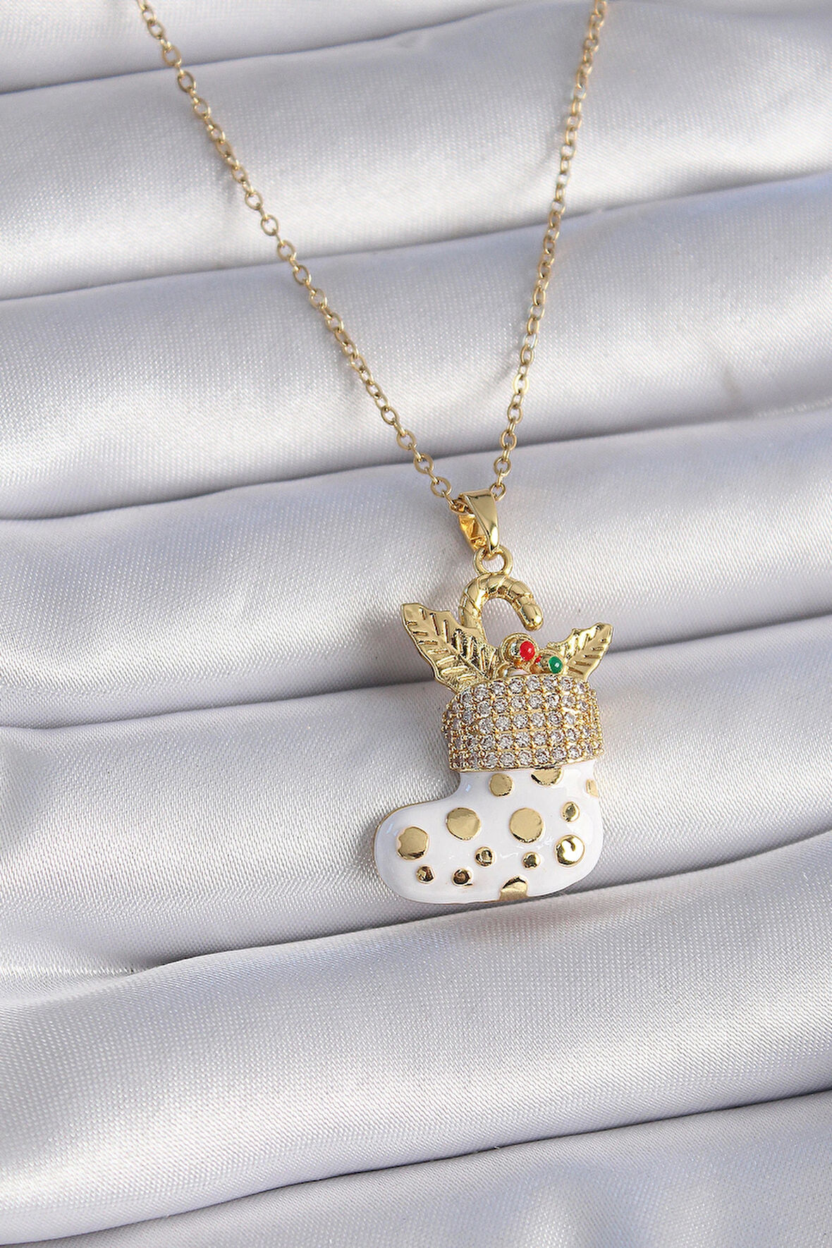 HediyeMarketim  Çelik Gold Renk Zincir Zirkon Taşlı Yılbaşı Temalı Noel Çorabı Figür Kadın Kolye