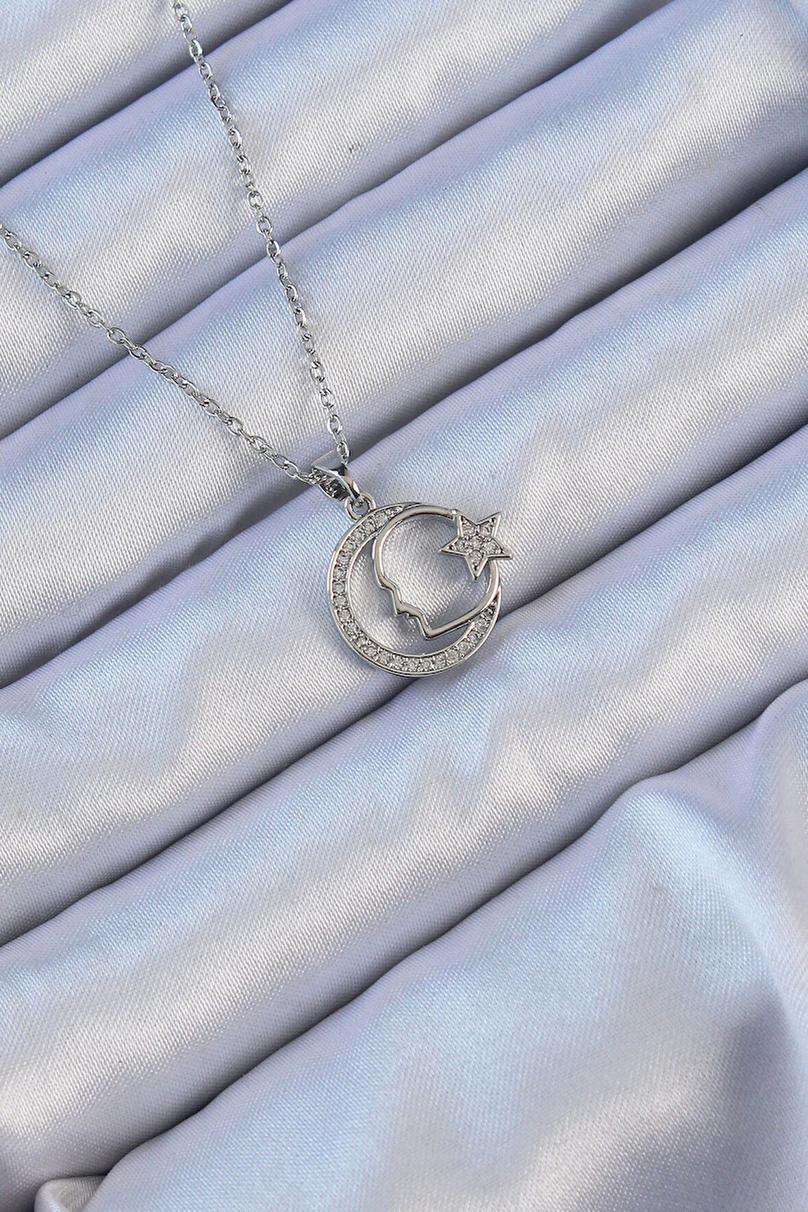 HediyeMarketim  Çelik Zincir Gümüş Renk Zirkon Taşlı Ay Yıldız Simgeli Atatürk Kolye