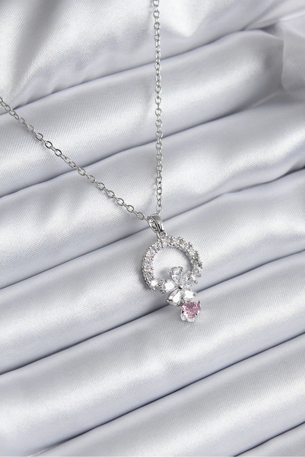 HediyeMarketim  Çelik Gold Renk Zirkon Taşlı Çiçek Model Kadın Kolye