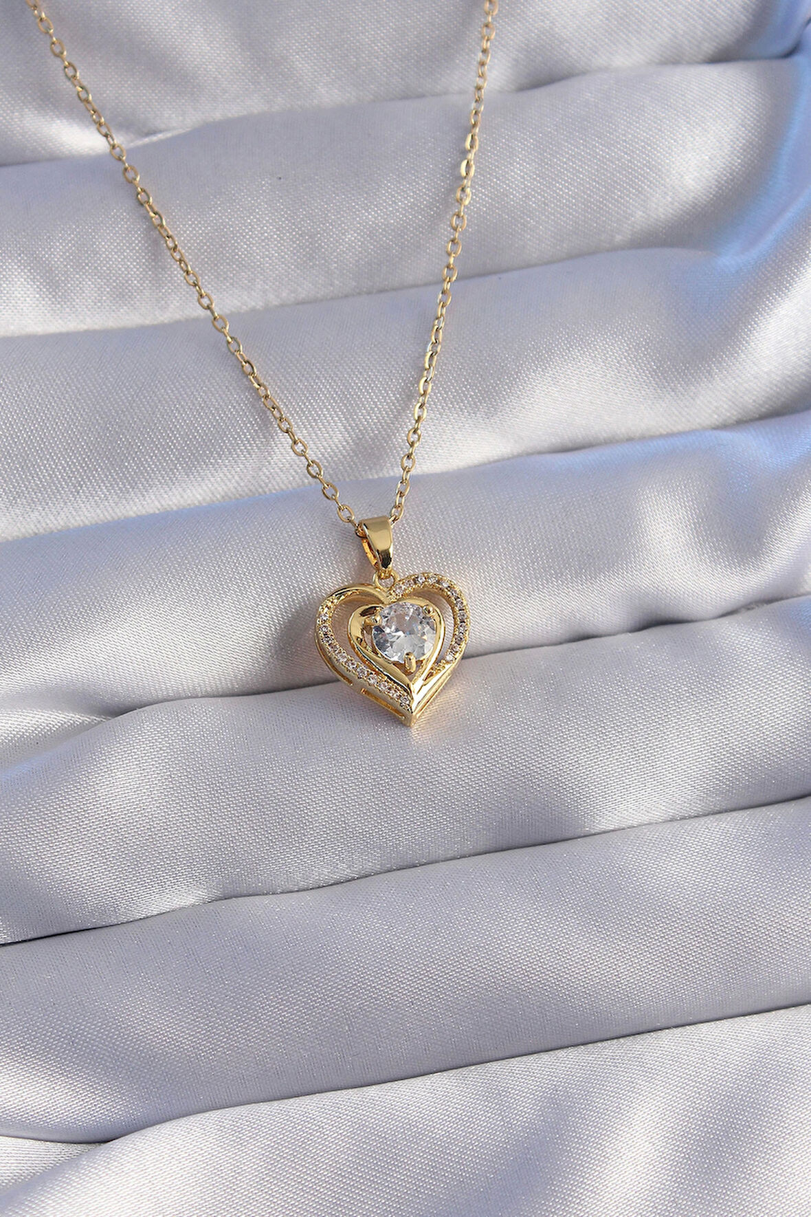 HediyeMarketim  Çelik Zincir Gold Renk Zirkon Taşlı Kalp Kolye