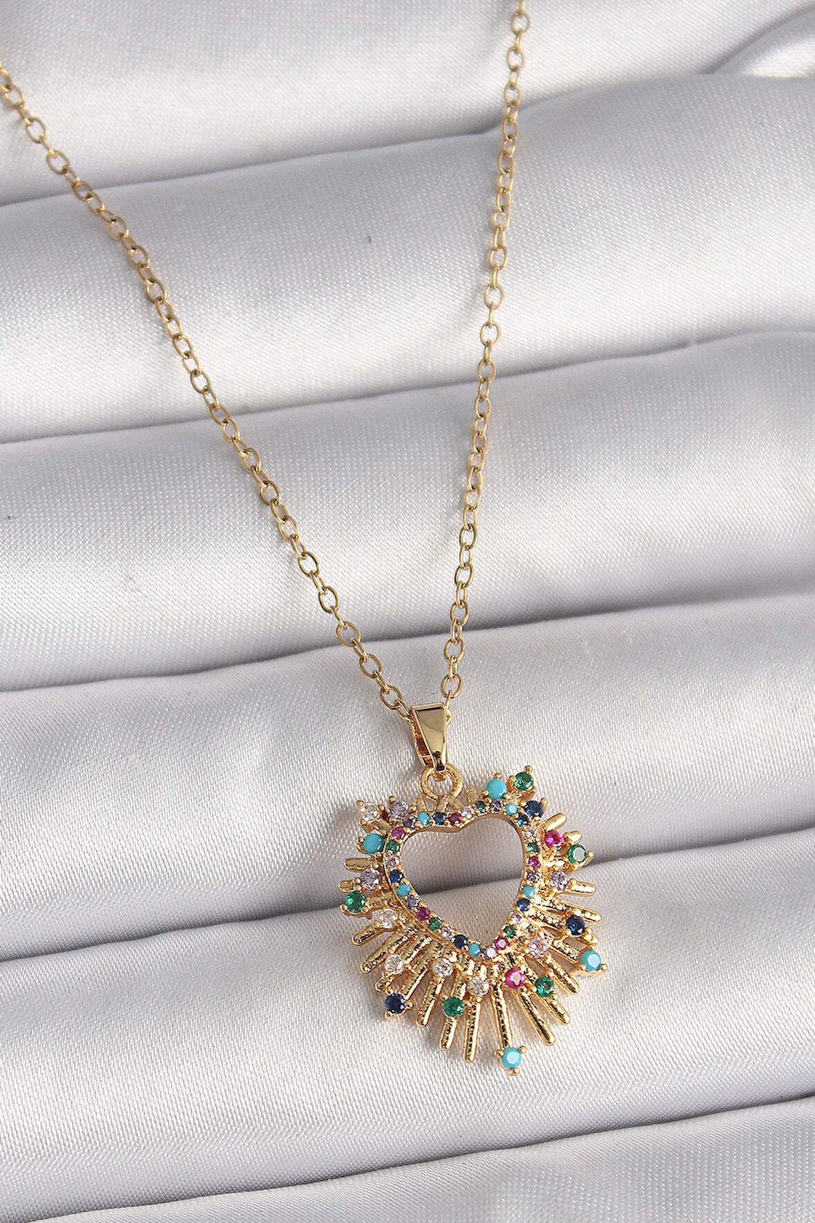 HediyeMarketim  Çelik Gold Renk Zincir Renkli Zirkon Taşlı Kalp Model Kadın Kolye