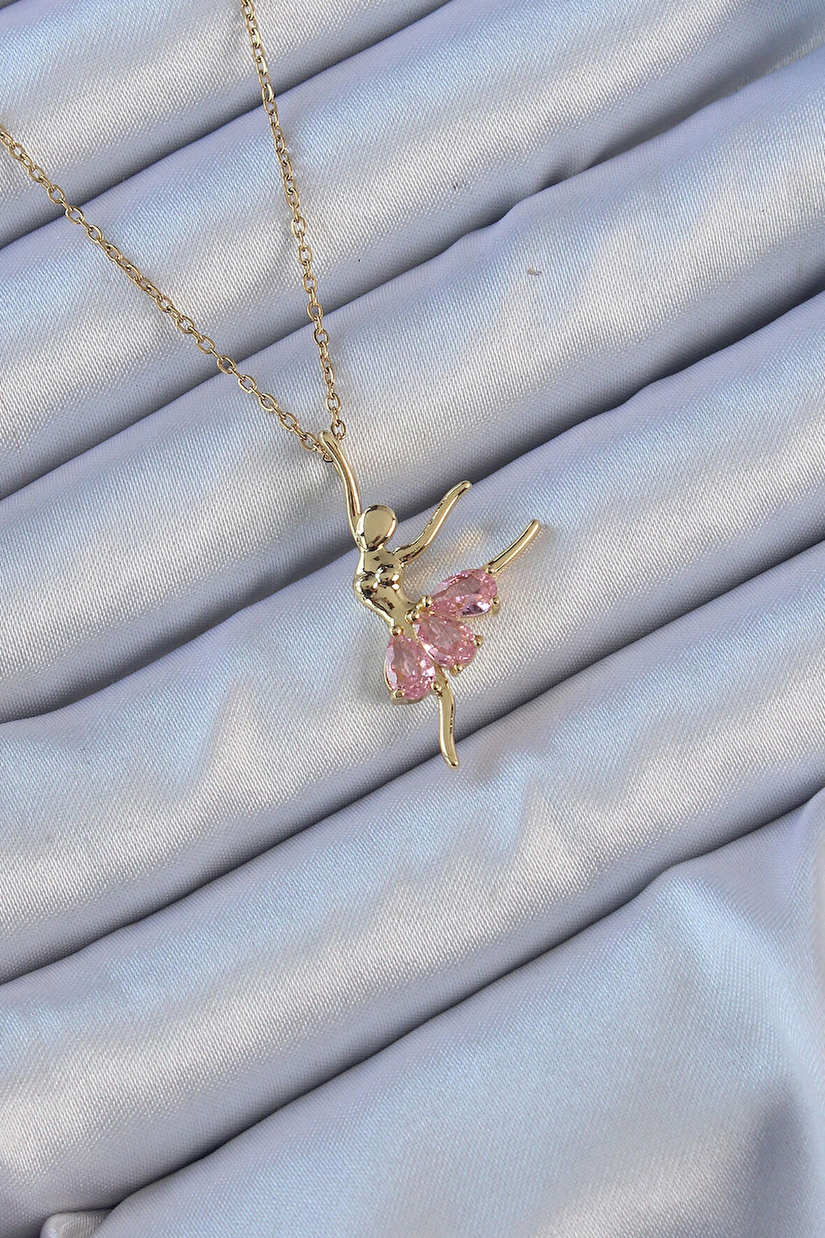 HediyeMarketim  Çelik Zincir Altın Renk Pembe Zirkon Taşlı Balerin Kolye
