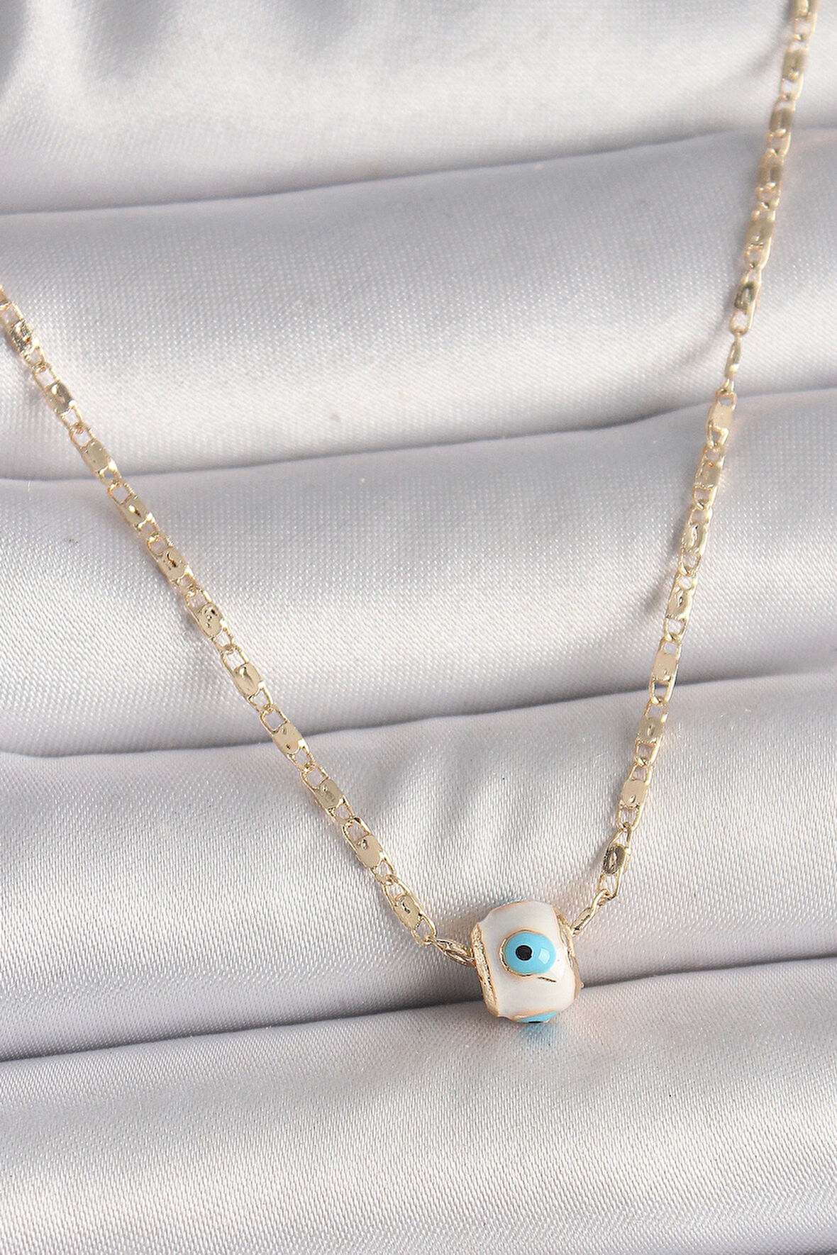 HediyeMarketim Pirinç Gold Renk Nazar Boncuk Figür Kadın Kolye