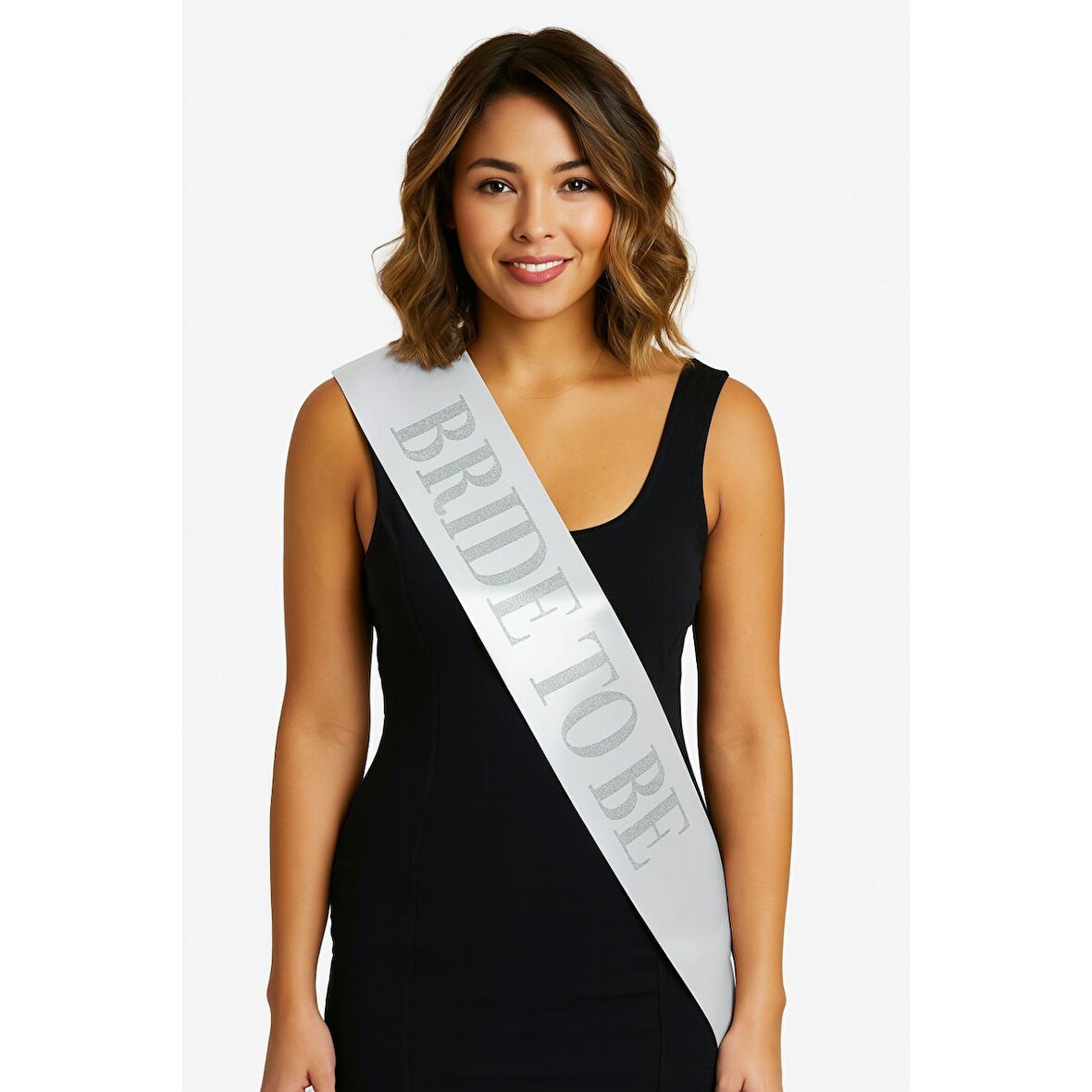 Beyaz Saten Üzerine Kalın Gümüş Yazılı Bride To Be Kuşağı 10 cm Genişlik 