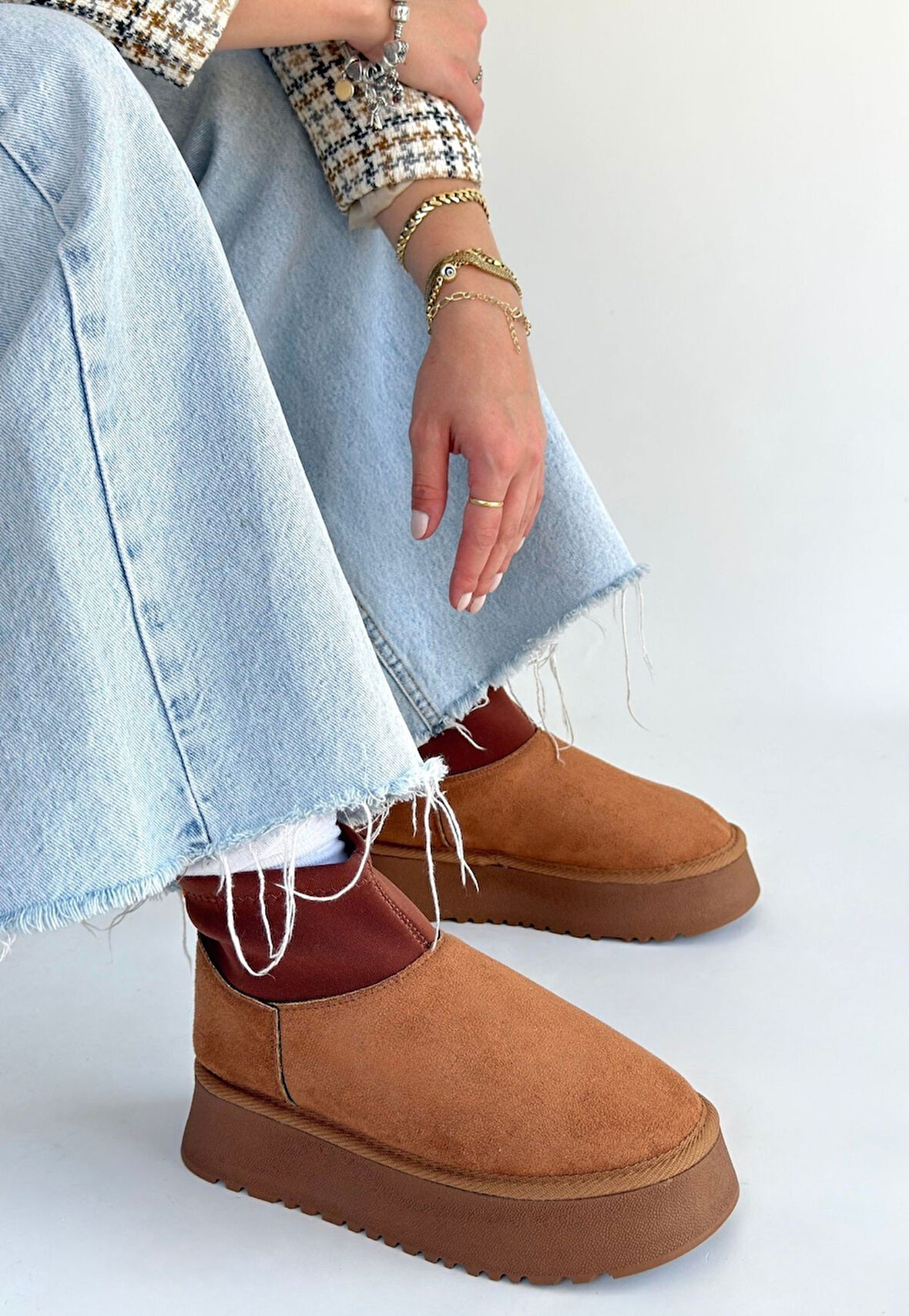 Cuen Taba Süet Bot - Lisinya