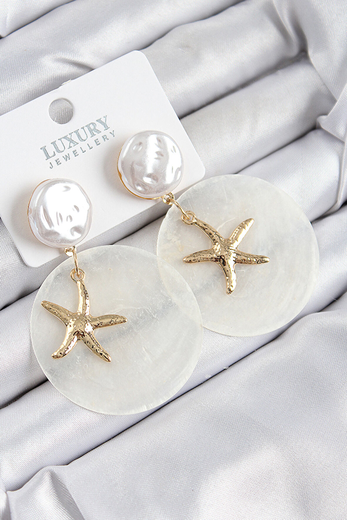 Pirinç İncili Deniz Kabuğu Figürlü Sedef Model Gold Renk Kadın Küpe - Lisinya