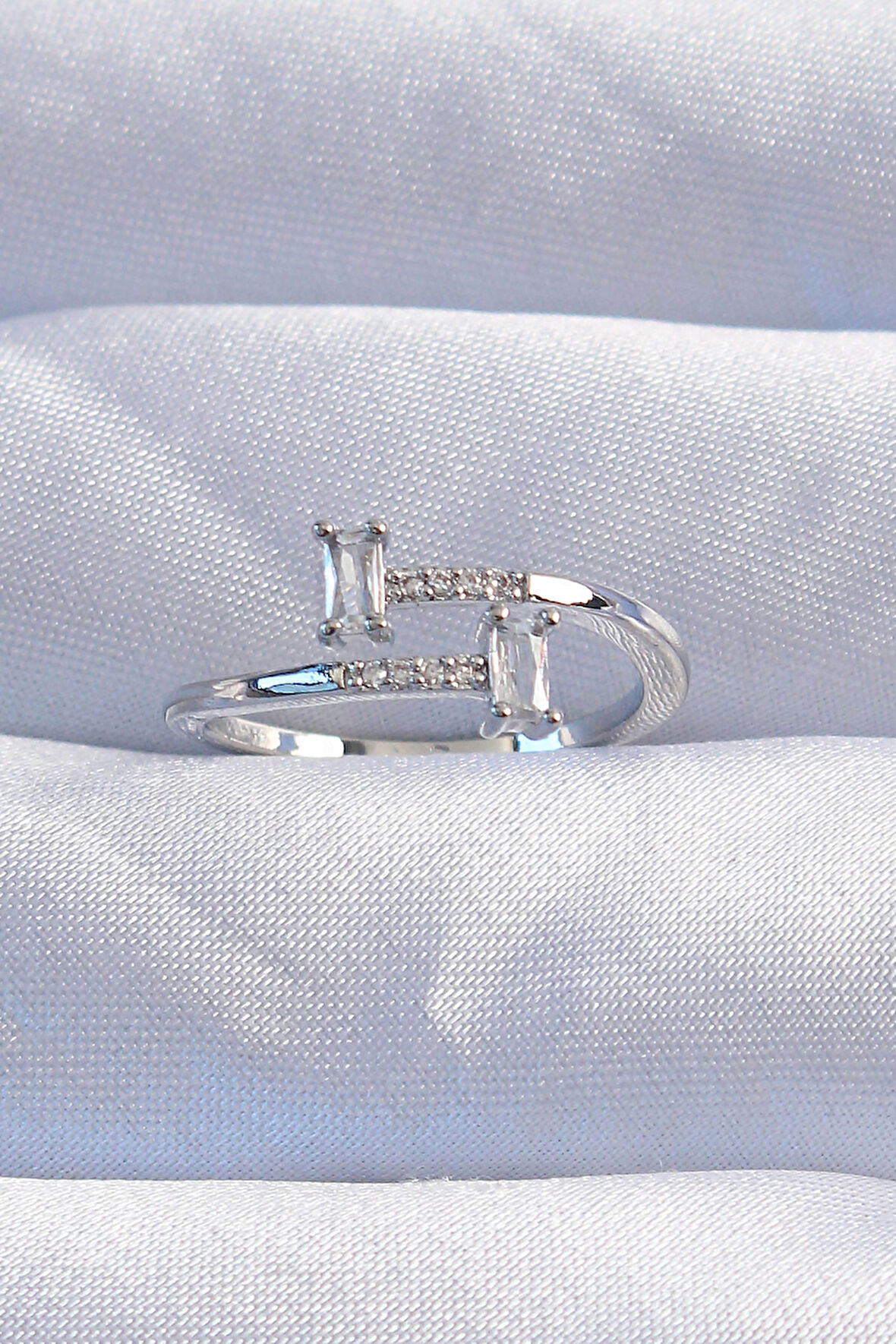 Pirinç Gümüş Renk Zirkon Taşlı Geometrik Ayarlanabilir Yüzük - Lisinya