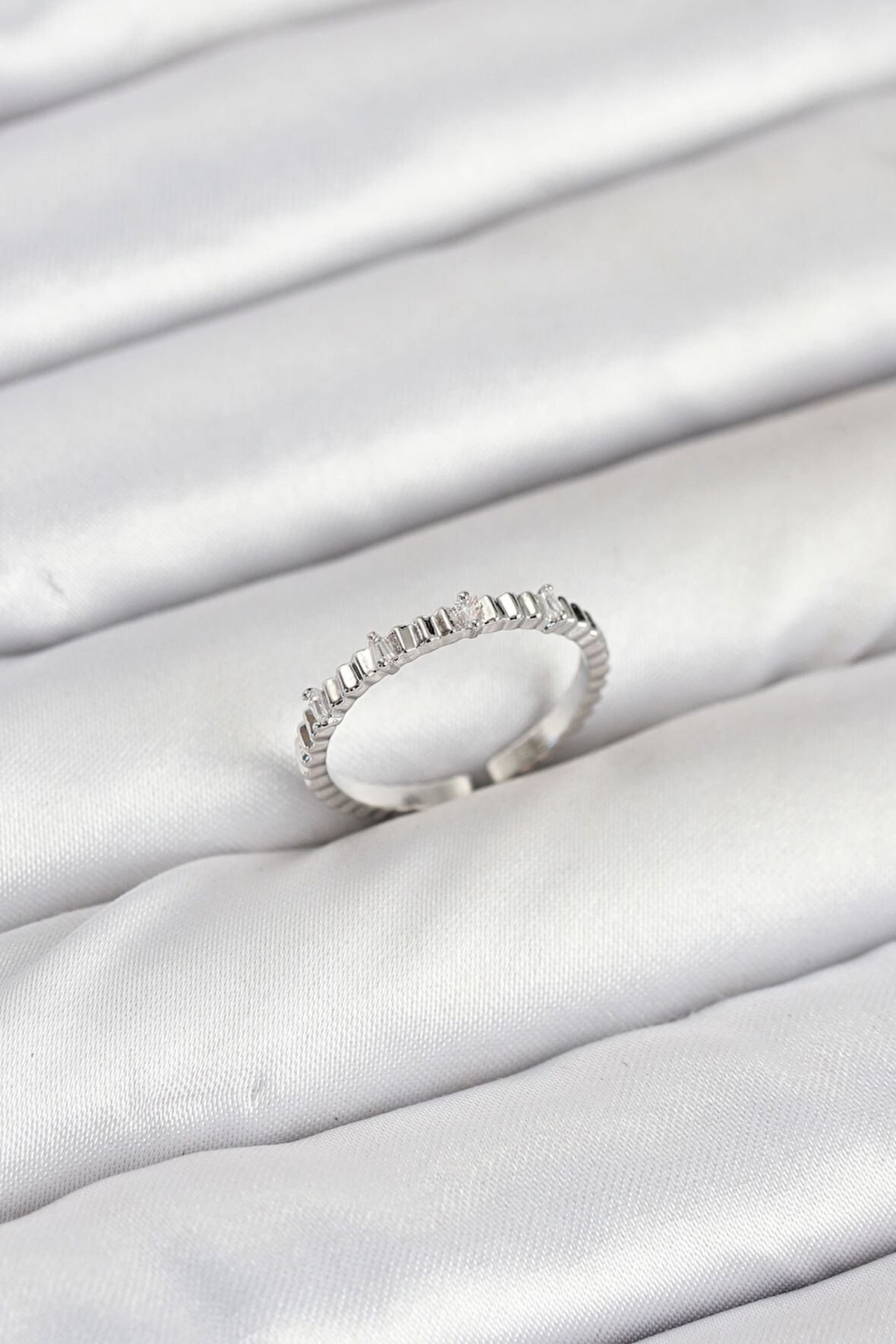 Pirinç Gümüş Renk Lazer Kesim Kadın Yüzük - Lisinya