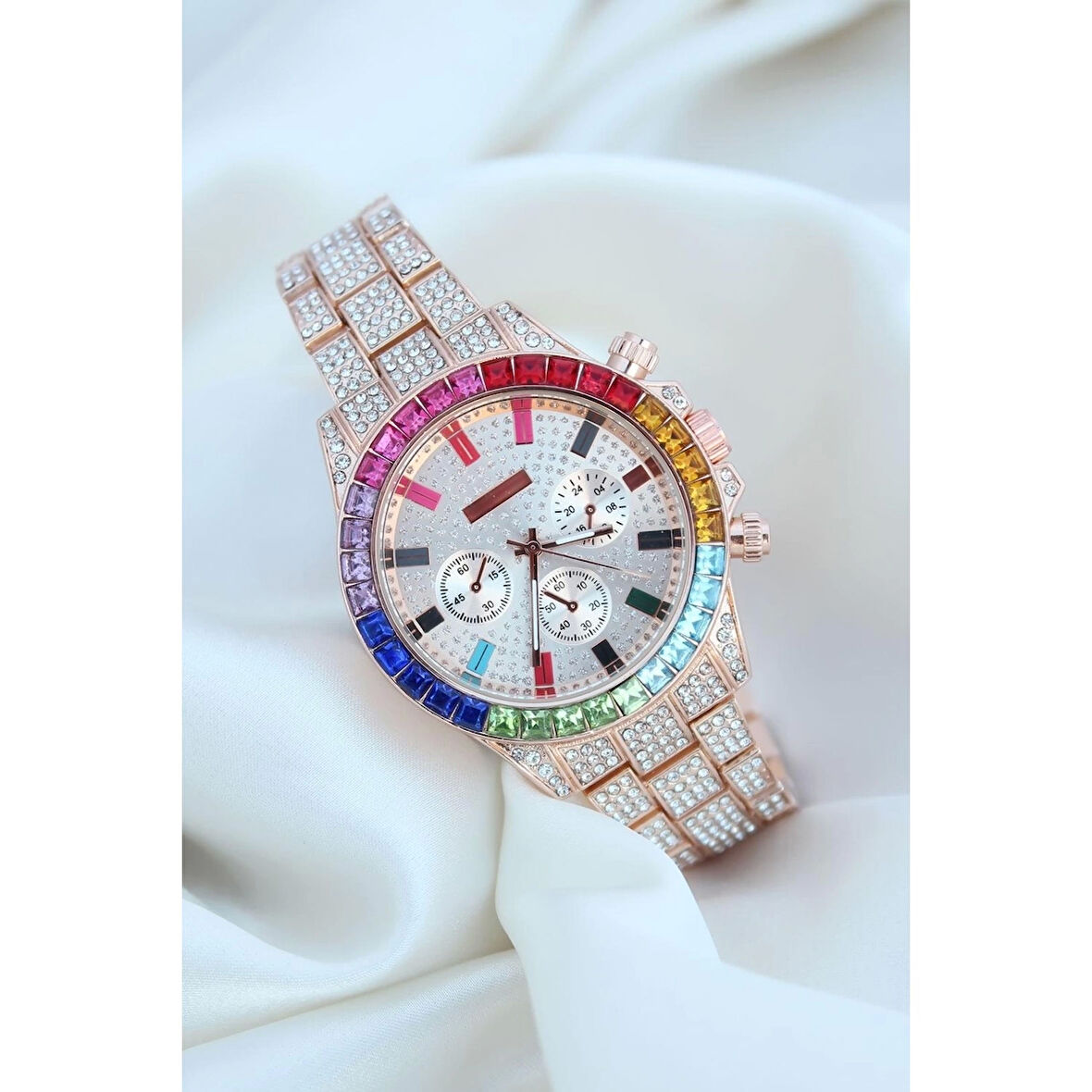 Clariss Trend Rose Metal Kordonlu Zirkon Taş Kaplama Renkli Taşlı Kasa Tasarımlı Lüx Kadın Kol Saati ( Lisinya )