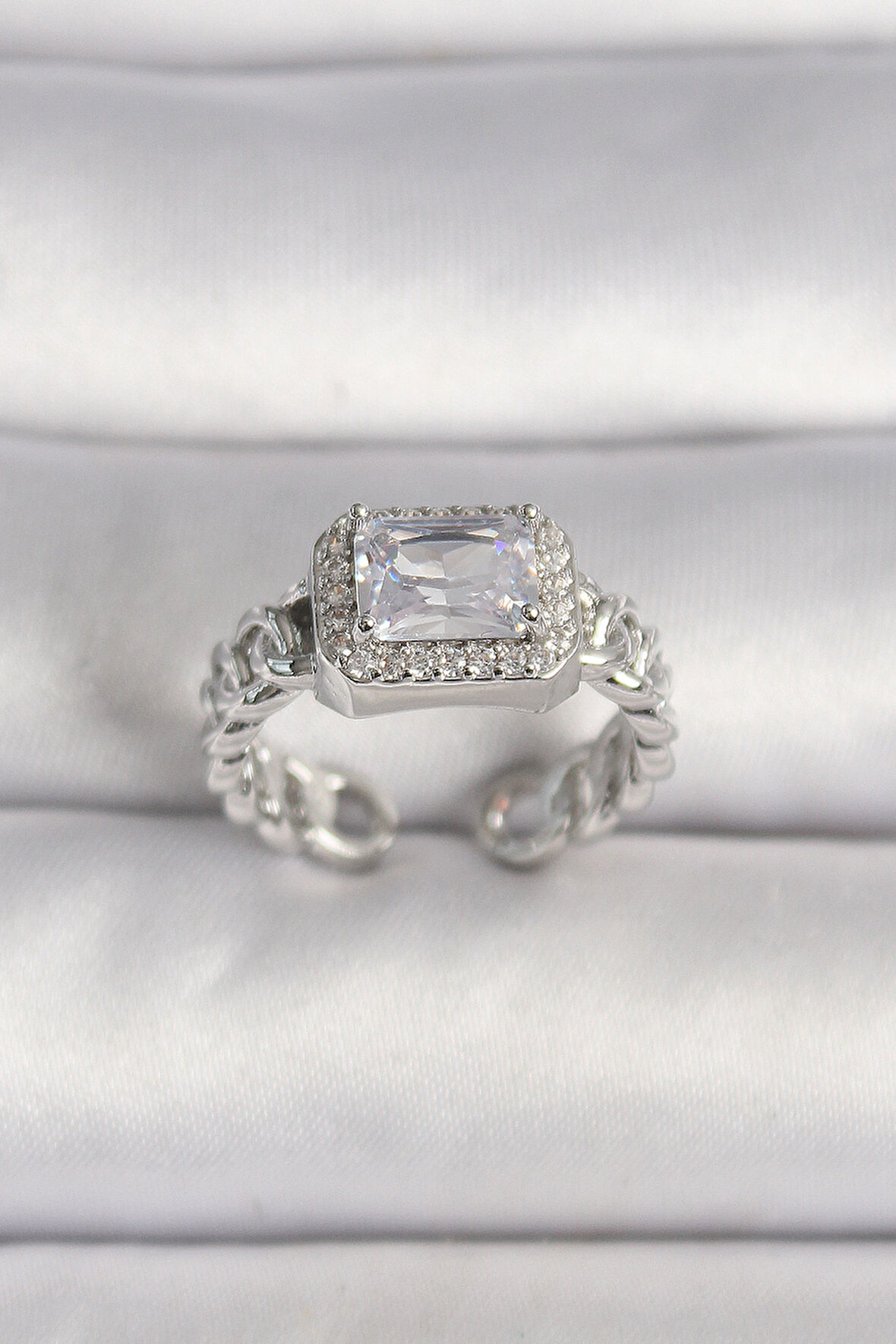 Pirinç Gümüş Renk Ayarlanabilir Zincir Kare Zirkon Taşlı Kadın Yüzük - Lisinya