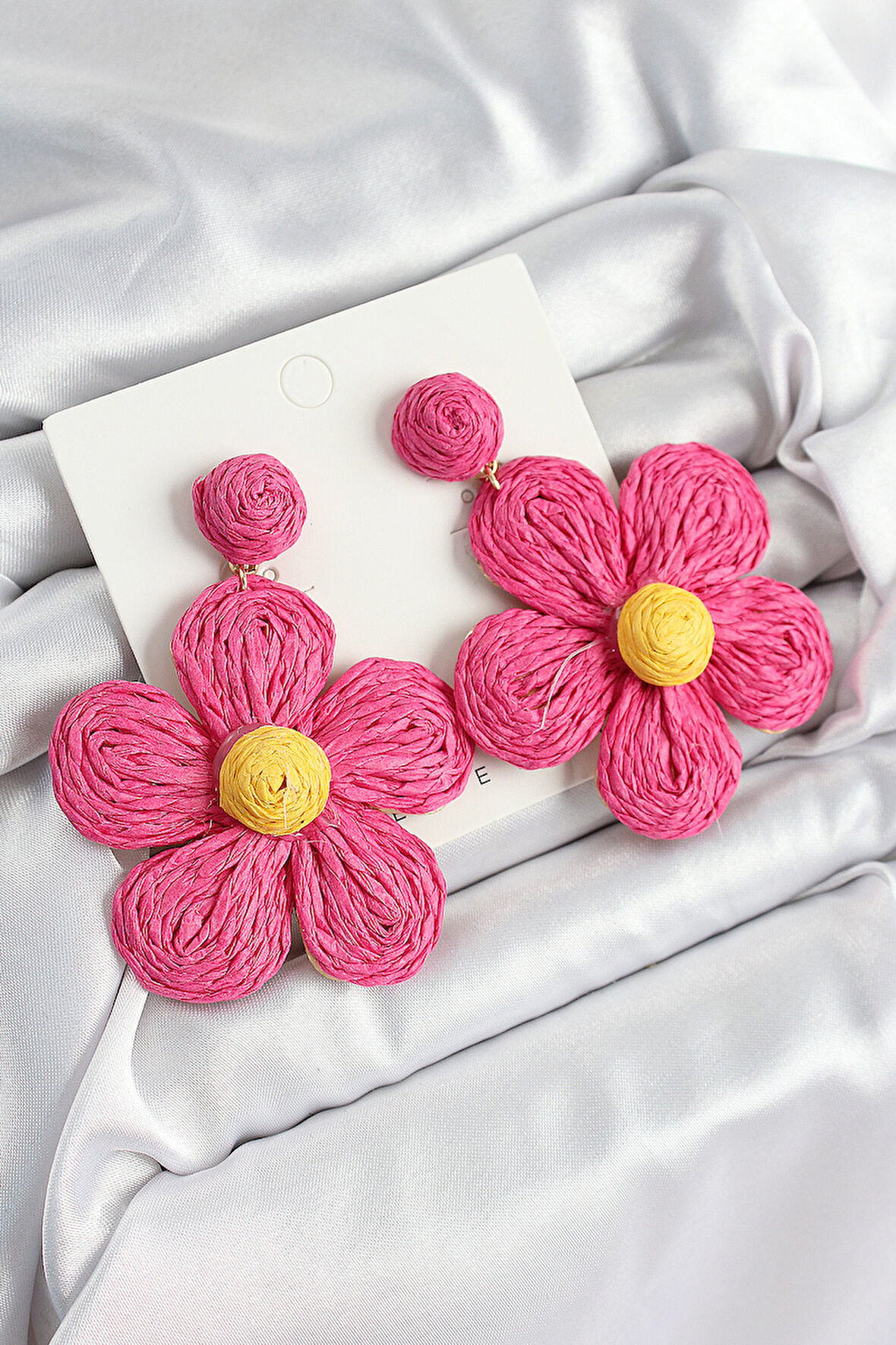 Pirinç Pembe Papatya Model Gold Renk Kadın Hasır Küpe - Lisinya