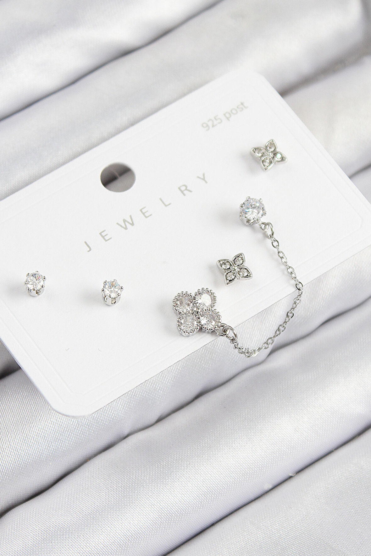 Pirinç Zirkon Taşlı Yonca Model Gümüş Renk 925 Ayar Gümüş Çivi Kadın Küpe Set - Lisinya