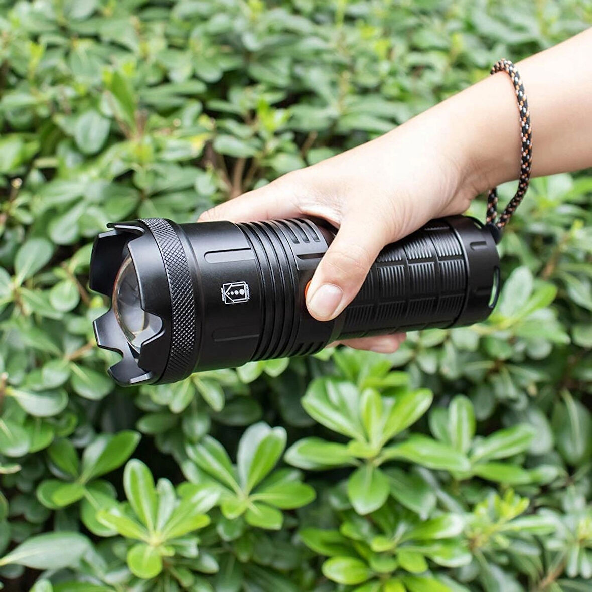 20W Ultra Güçlü 20000 Lümen Zoomlu Metal El Feneri Dijital Şarj Göstergeli 10000mAh Bataryalı