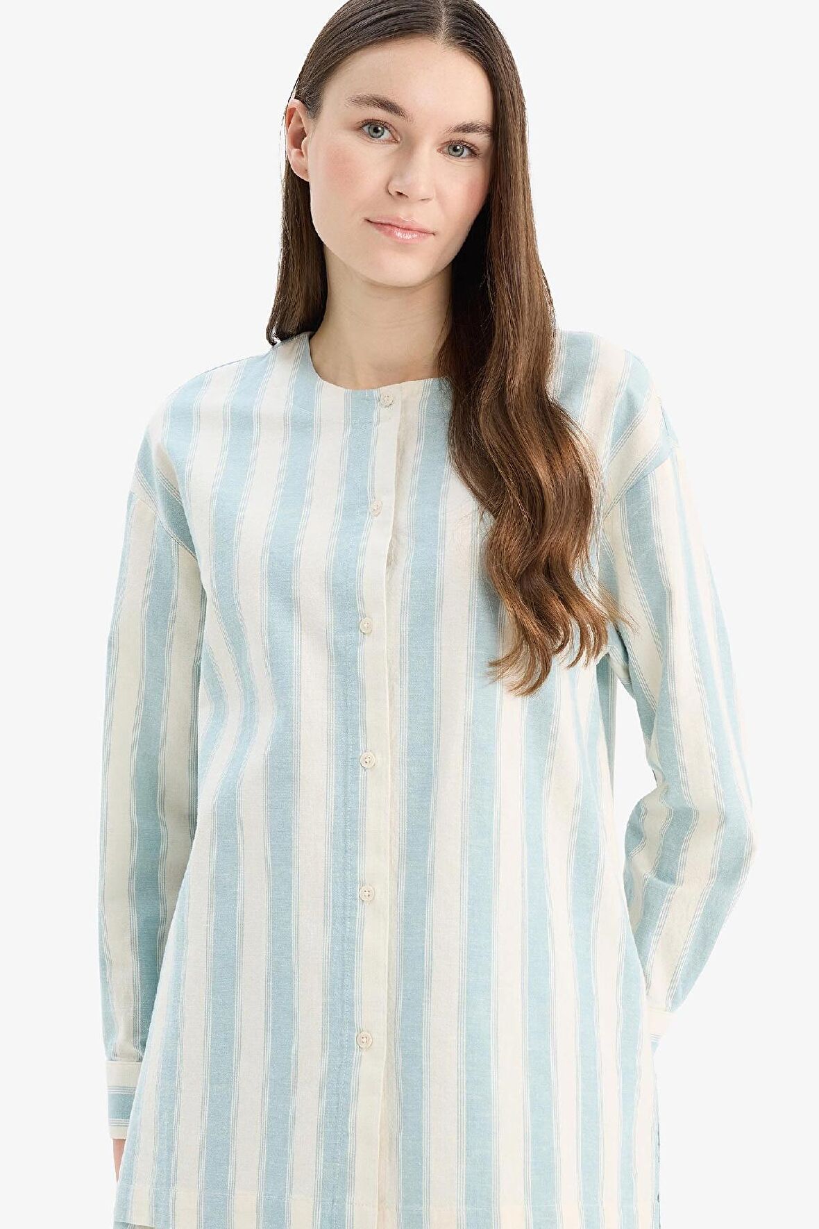DeFacto Relax Fit Çizgili Keten Karışımlı Uzun Kollu Tesettür Gömlek E4559AX25SPGN1113