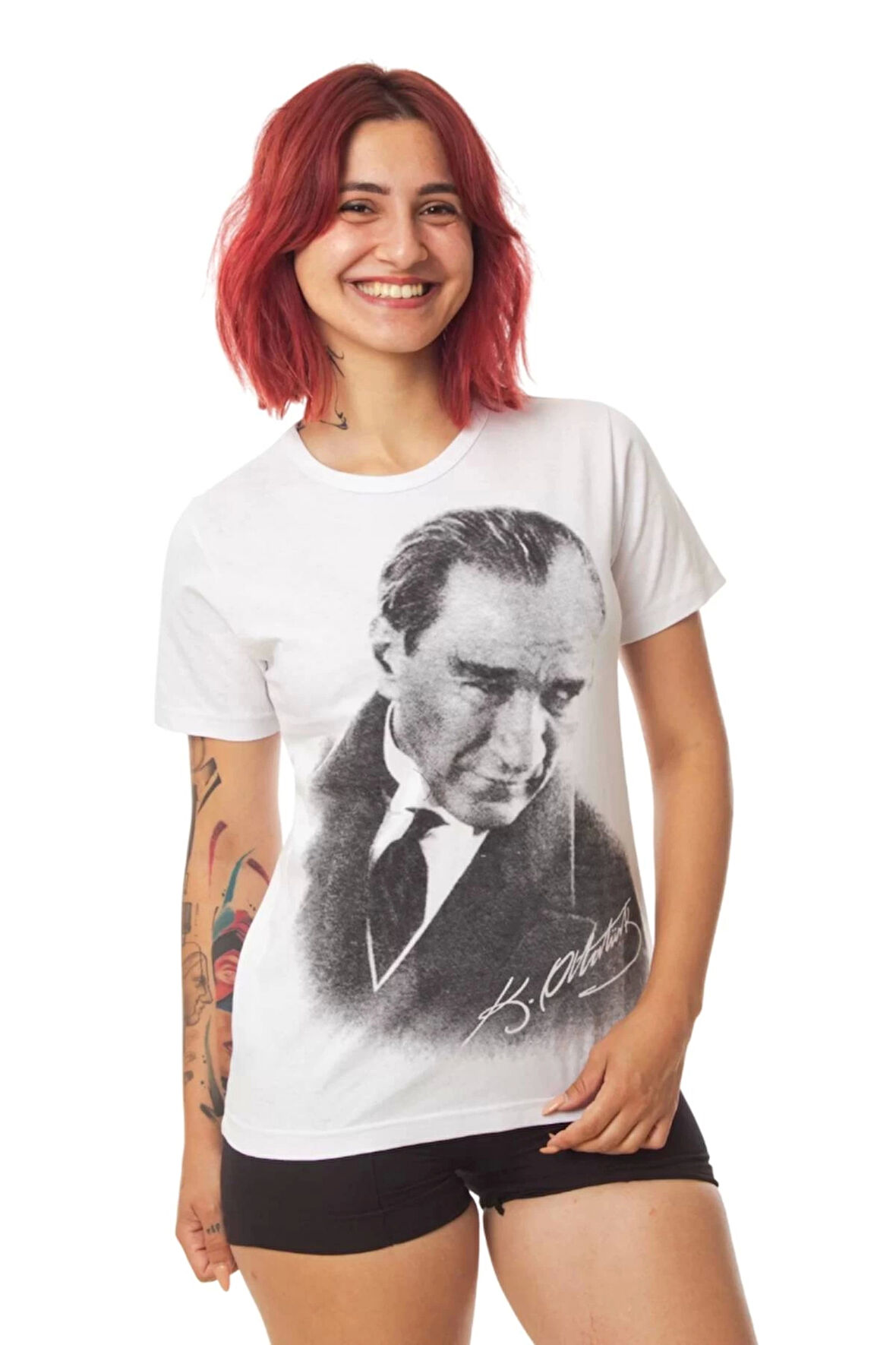 kisa kollu dijital baskili beyaz siyah ataturk resimli imzali cocuk tisort