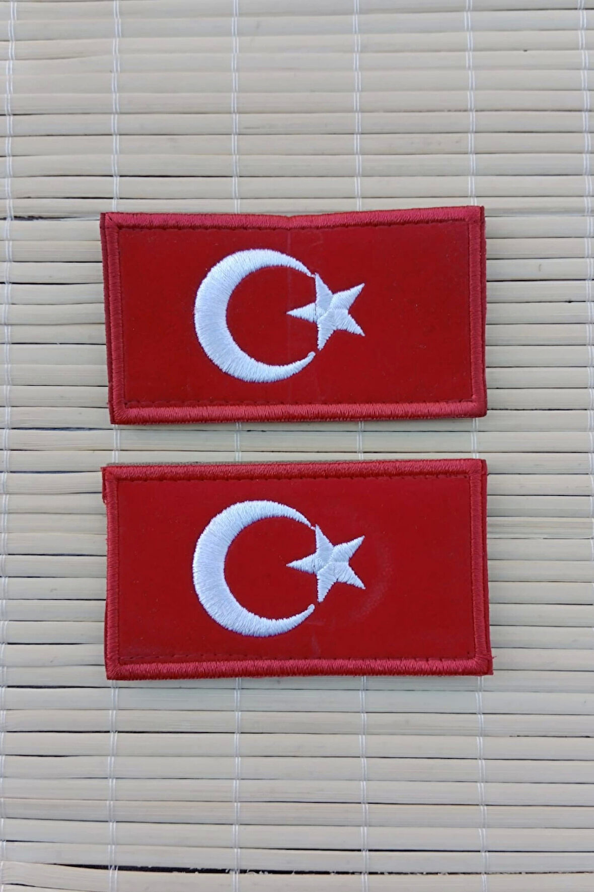 kirmizi kadife zemin ayyildiz nakis islemeli patch arma pec