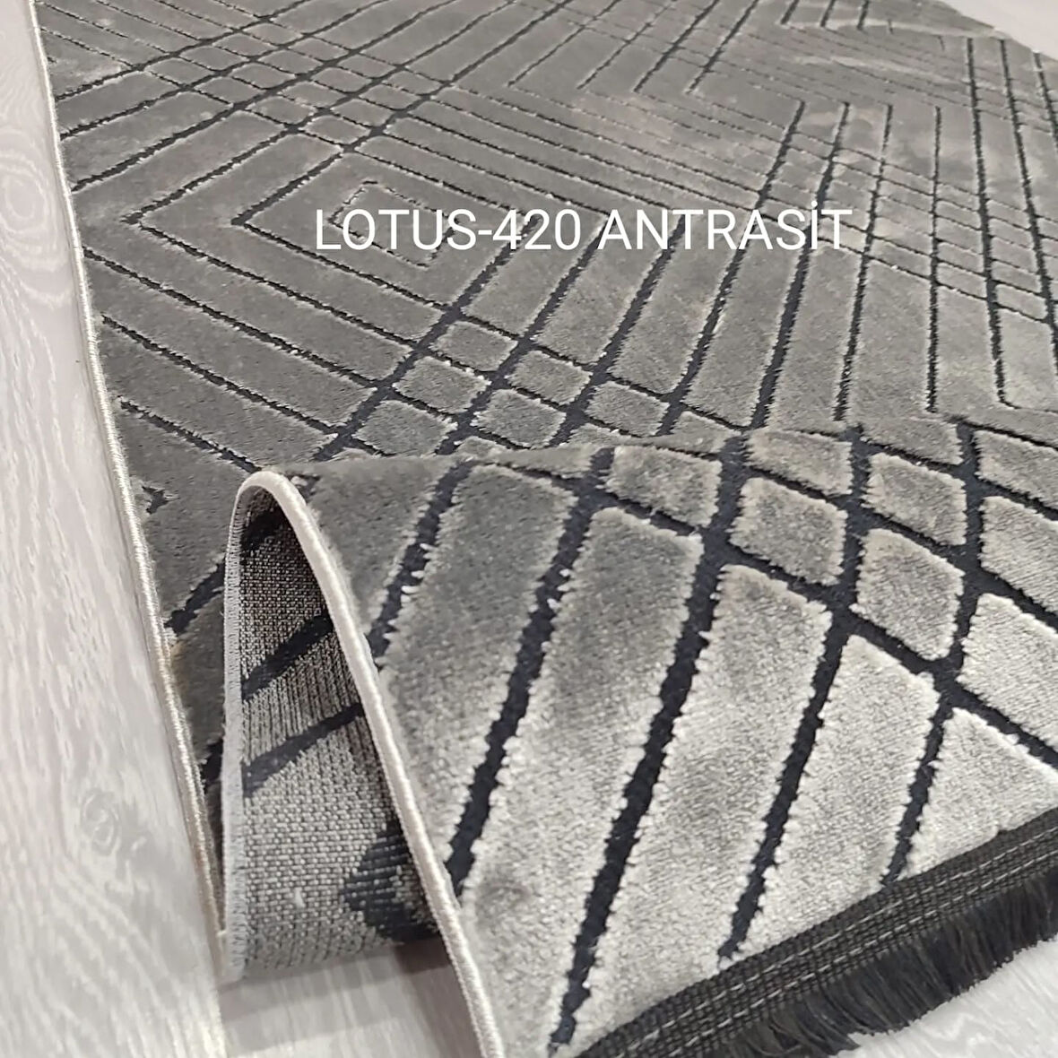 Decoser Lotus Koleksiyonu Dokuma Halı DH420 Antrasit