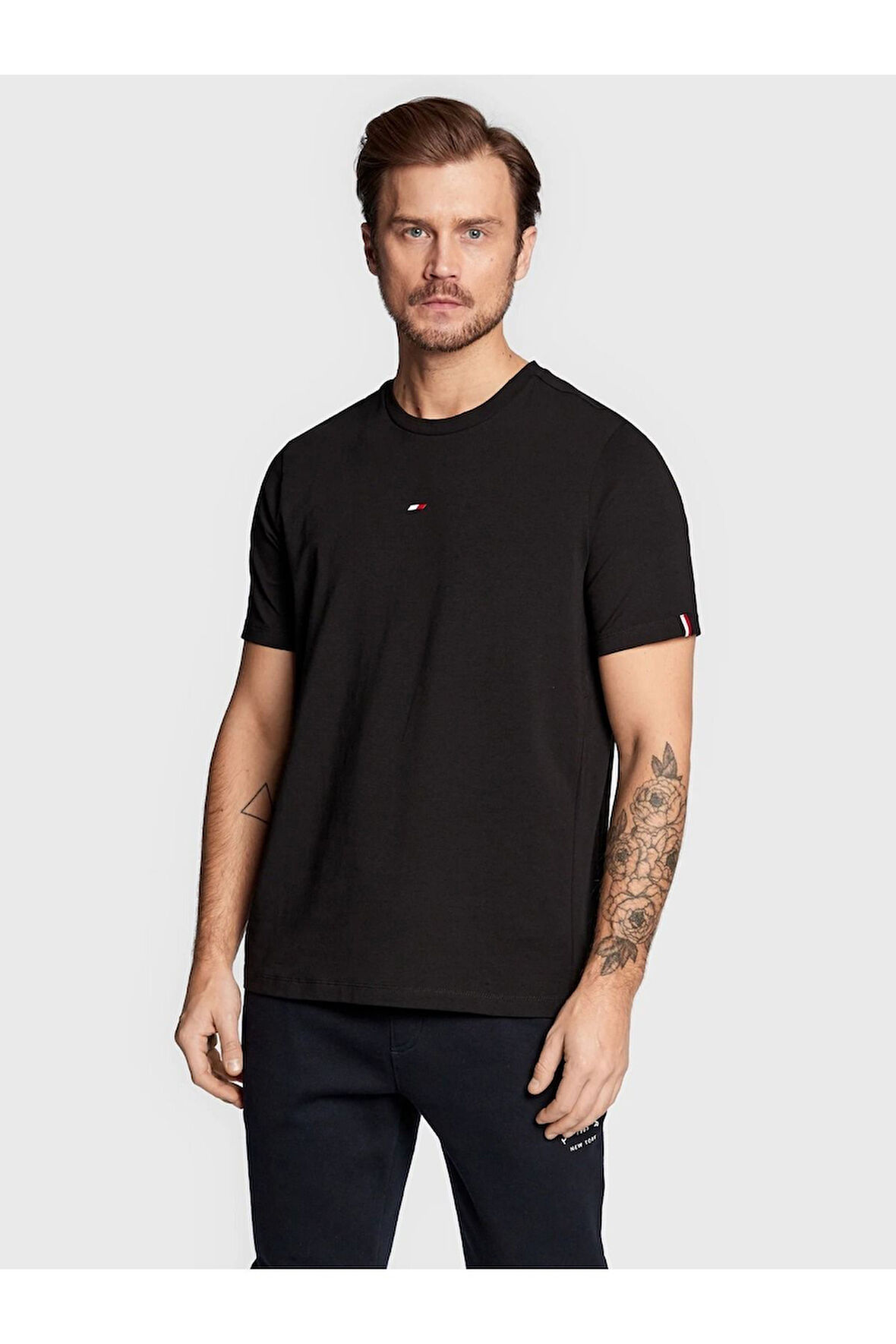 Essentials Small Logo T-Shirt Black Regular Fit