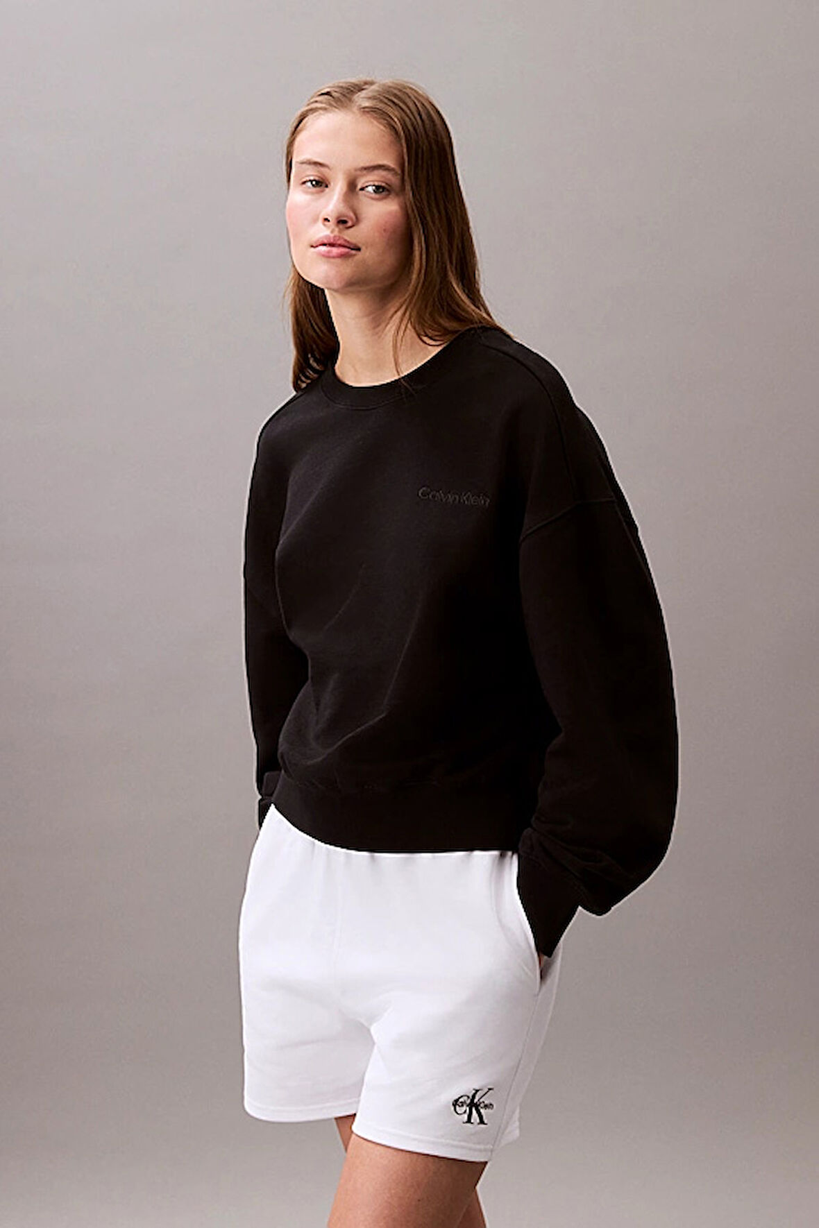 Kadın Logo İşlemeli Bisiklet Yaka Sweatshirt - Siyah | M