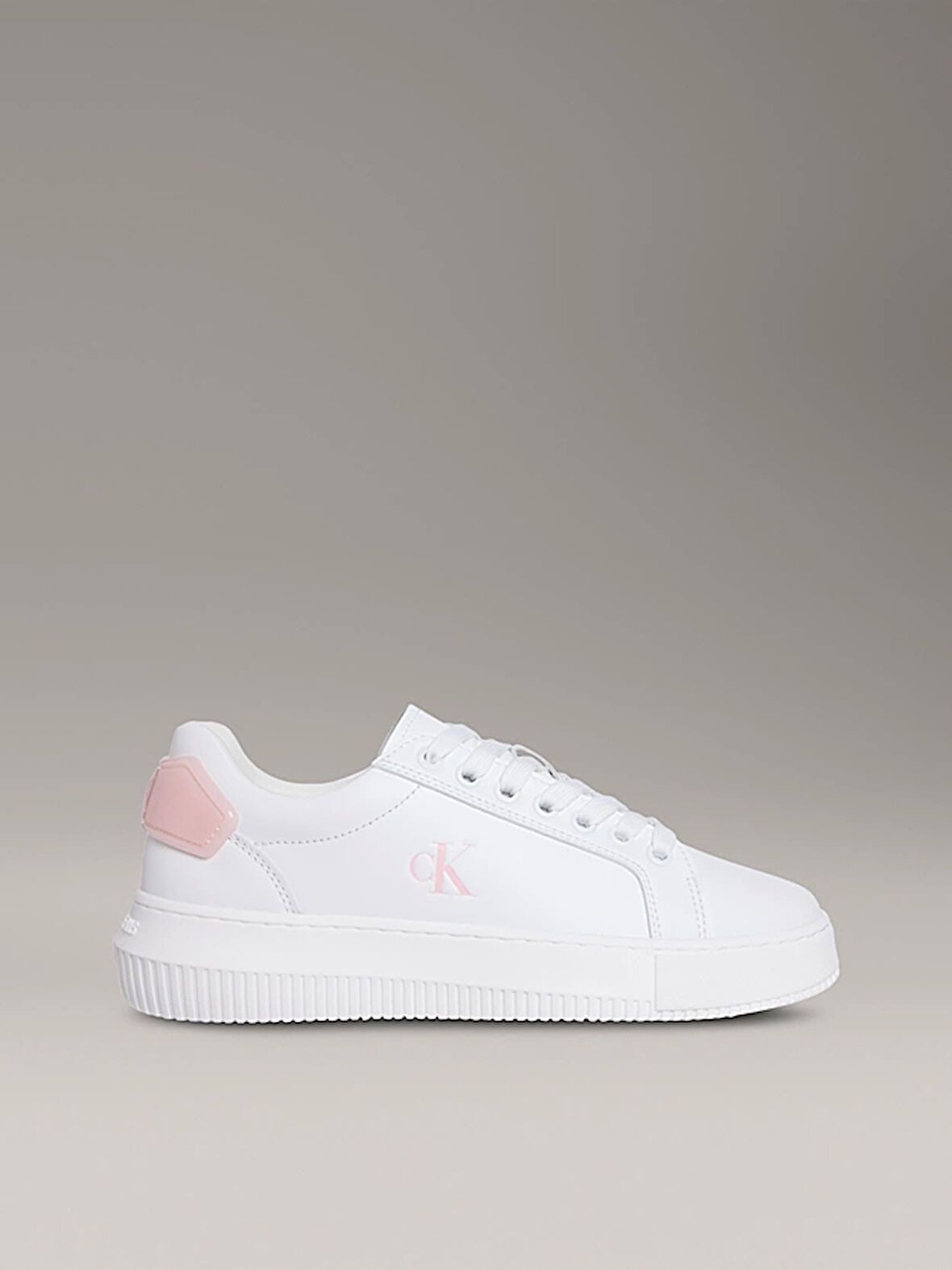 Calvin Klein Jeans Kadın Kalın Tabanlı Arma Detaylı Deri Beyaz Sneaker YW0YW01846-0LD