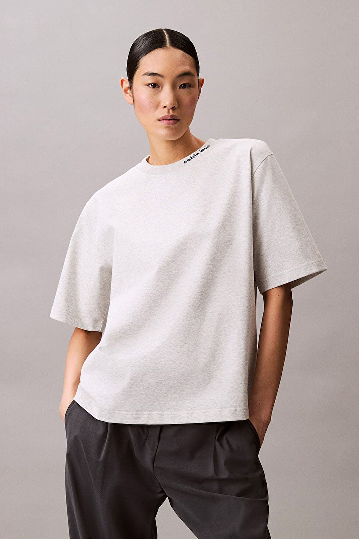 Kadın Relaxed Fit Yaka Nakışlı T-Shirt - Gri | S