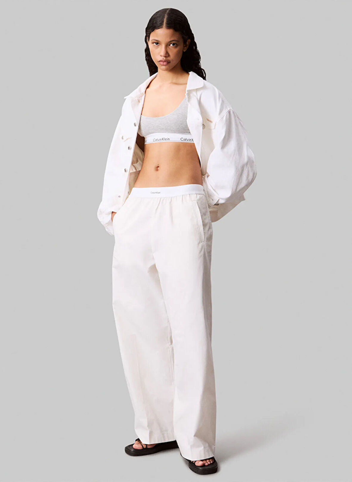 Calvin Klein Jeans Yüksek Bel Relaxed Beyaz Kadın Pantolon LV044C403GYAD