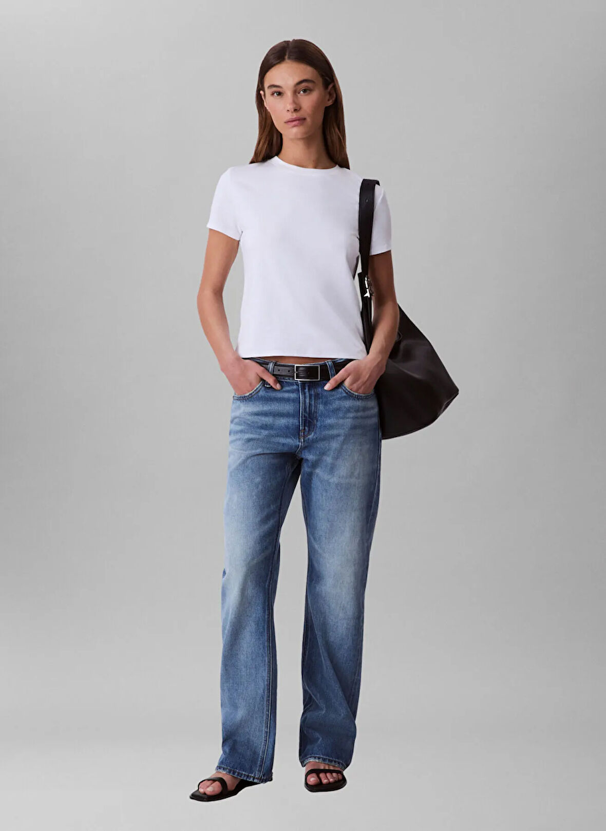 Calvin Klein Yuvarlak Yaka Düz Beyaz Kadın T-Shirt LV044C216GYAA