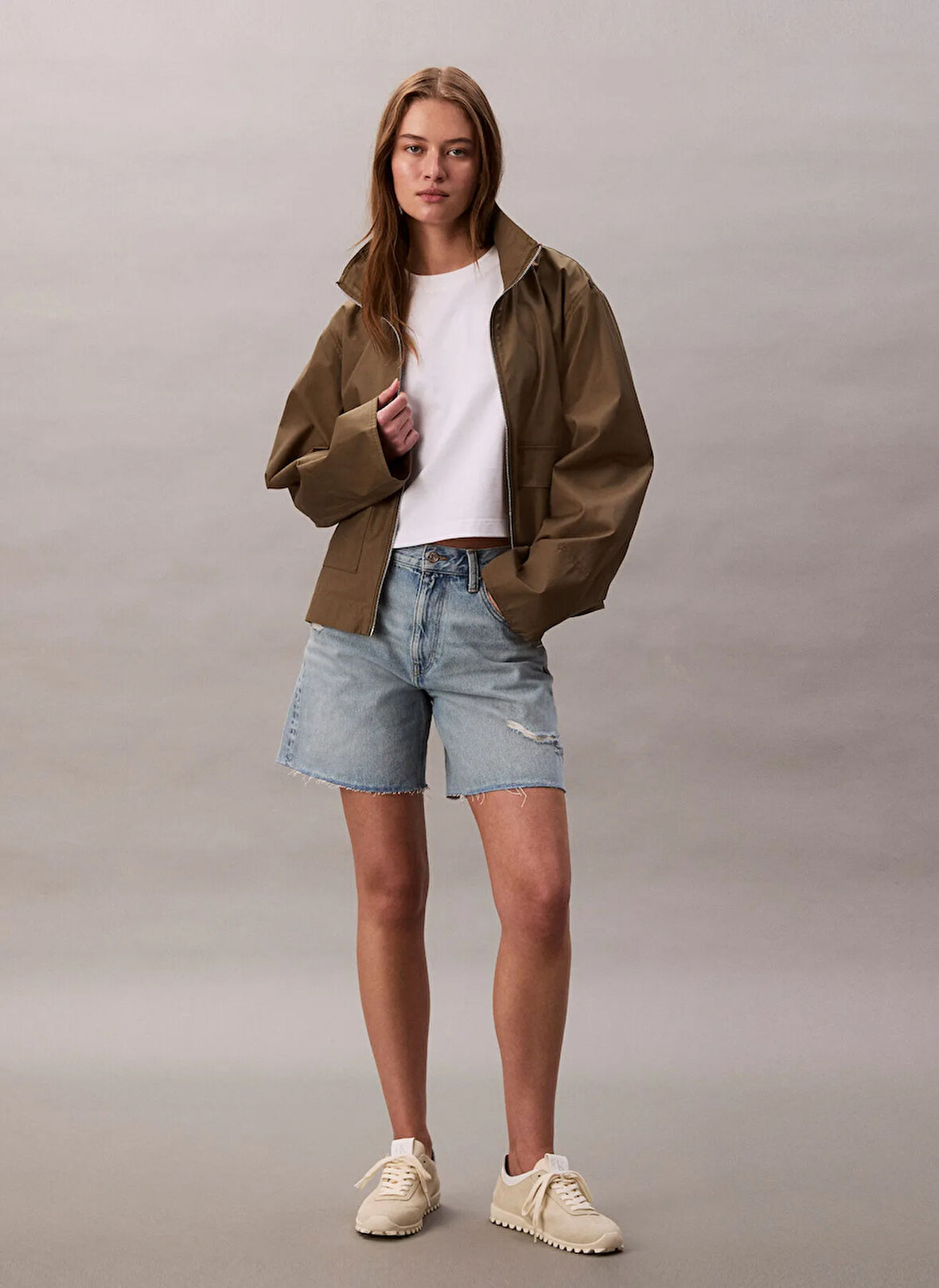 Calvin Klein Yuvarlak Yaka Baskılı Beyaz Kadın T-Shirt LV044C208GYAA