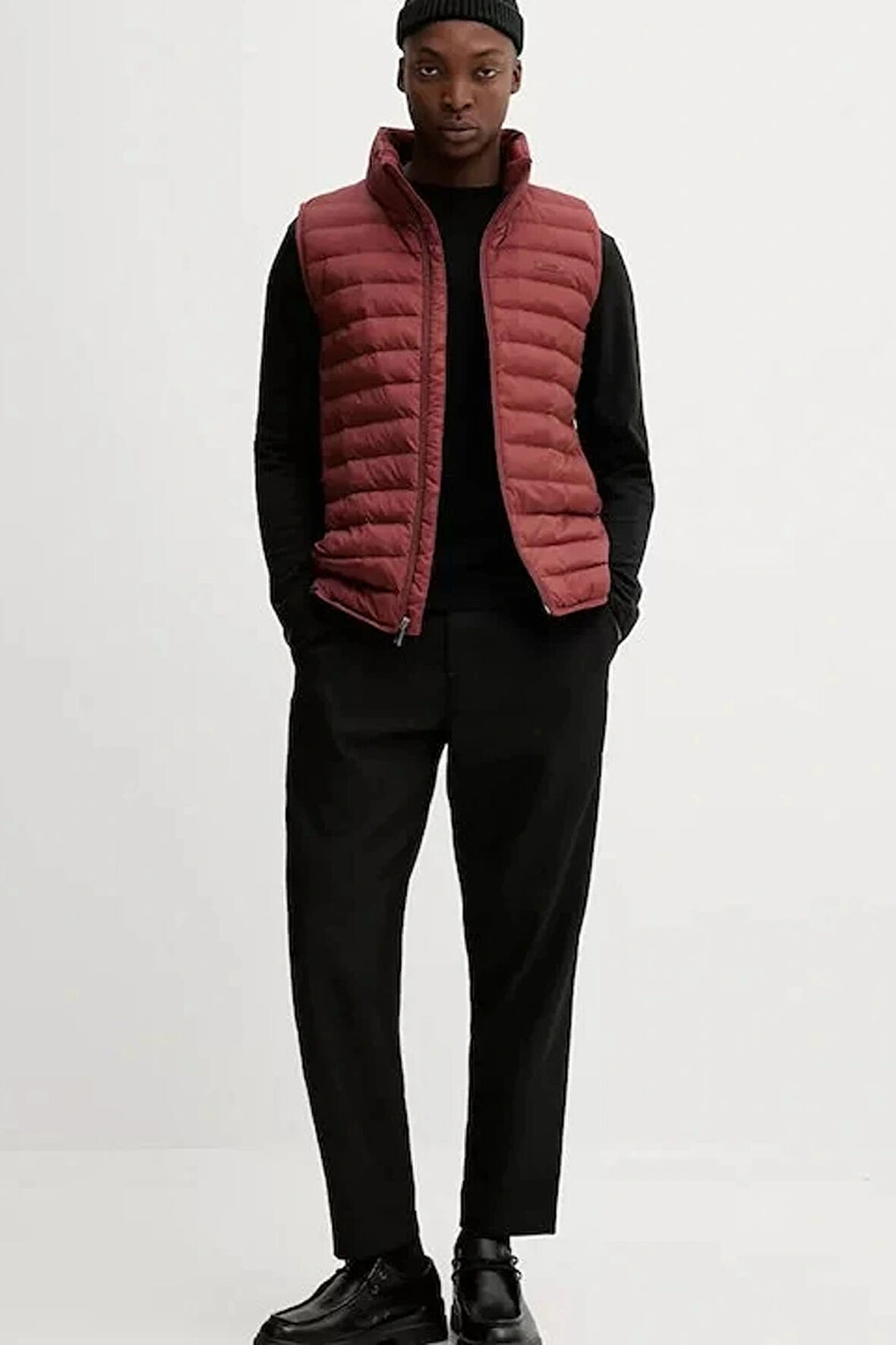 Calvin Klein Erkek Kolsuz Hafif Naylon Şişme Kırmızı Yelek LV04LC509G-VFK