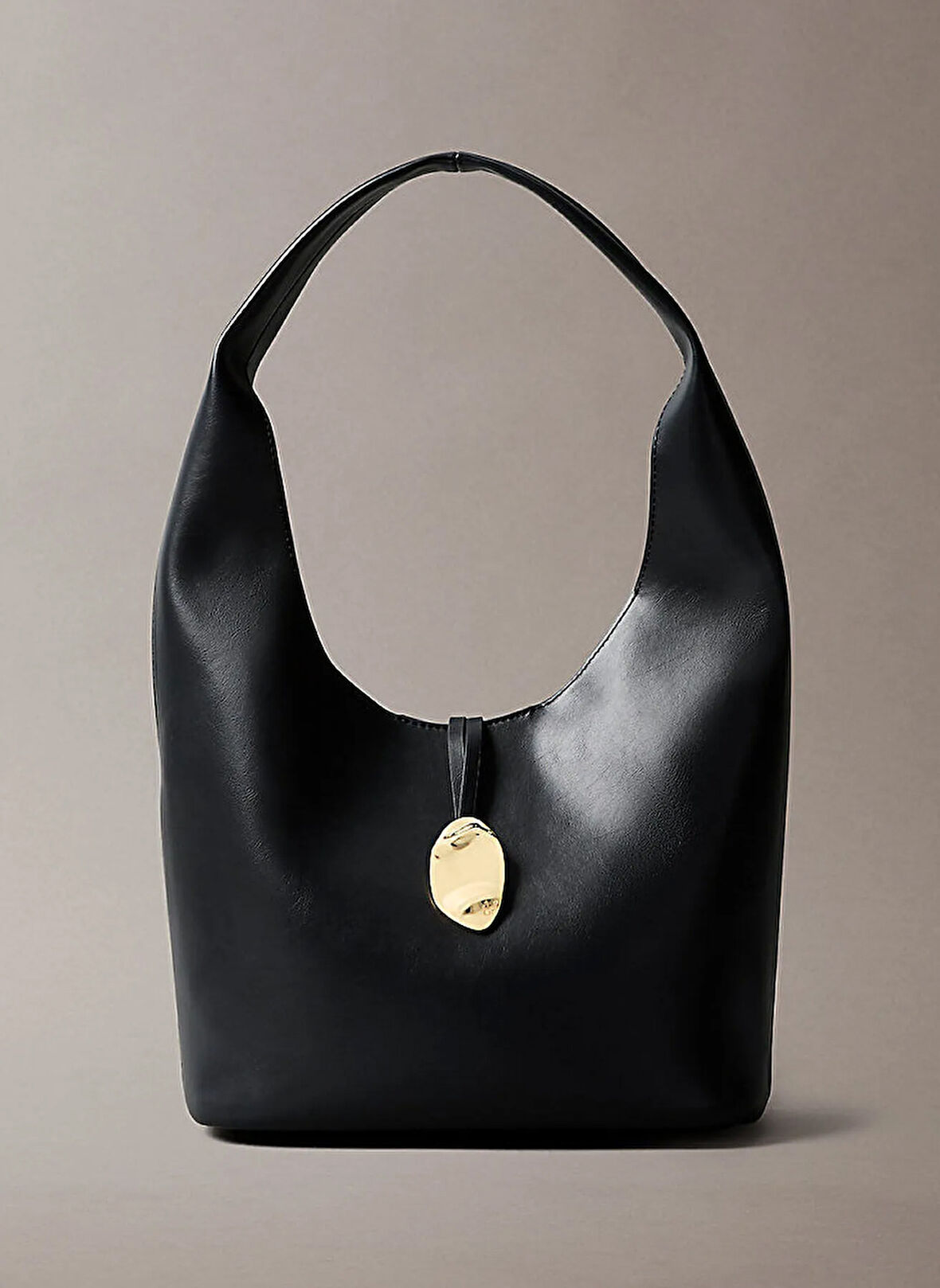 Calvin Klein Siyah Kadın Omuz Çantası LV04K3176G