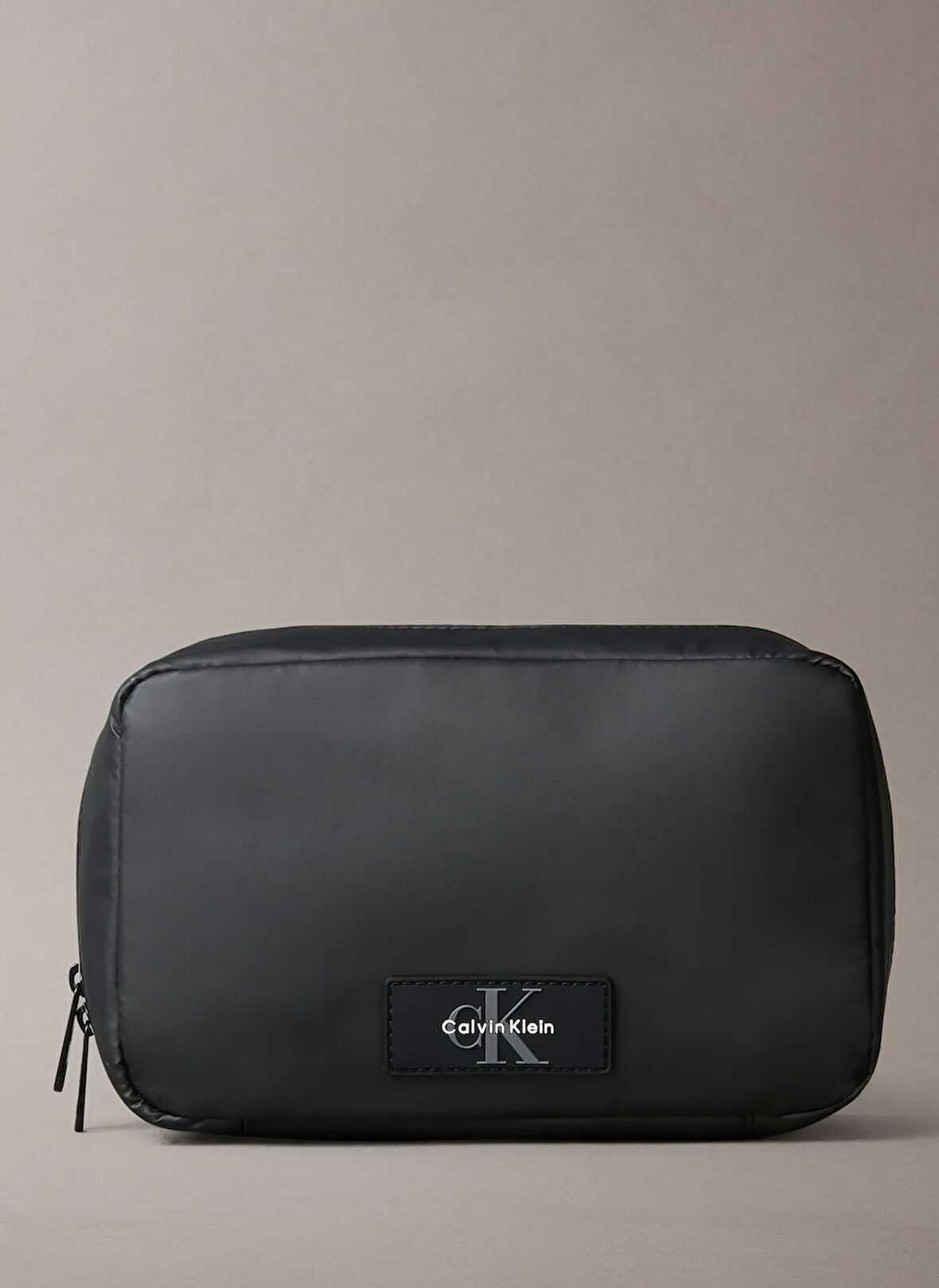 Calvin Klein Siyah Traş Çantası UTILITY DOPP KIT W HANGER