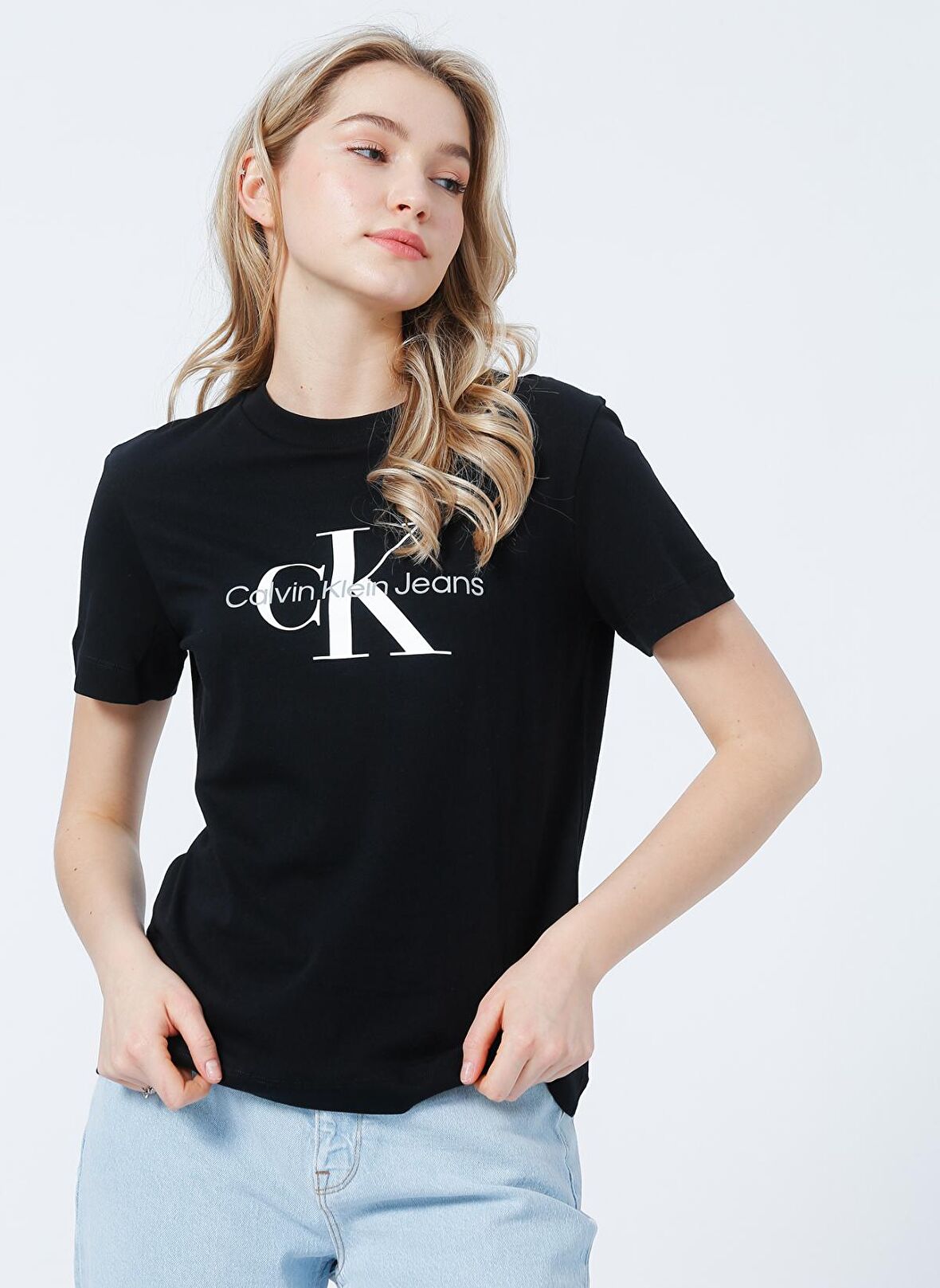 Calvin Klein Jeans Bisiklet Yaka   Rahat  Siyah Kadın T-Shirt J20J219142BEH