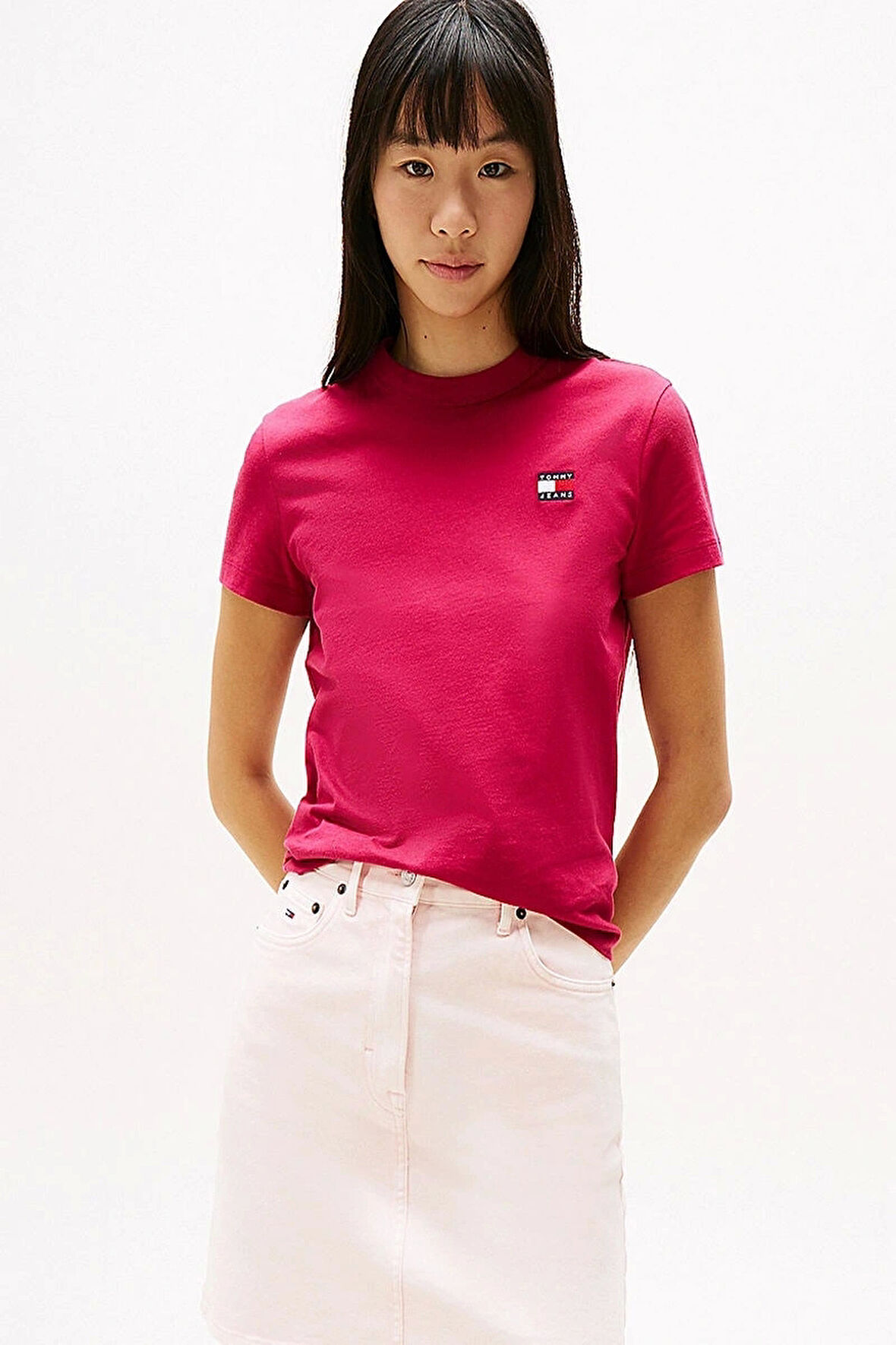 Tommy  Jeans  Kırmızı  Badge Crew Yaka T-Shirt