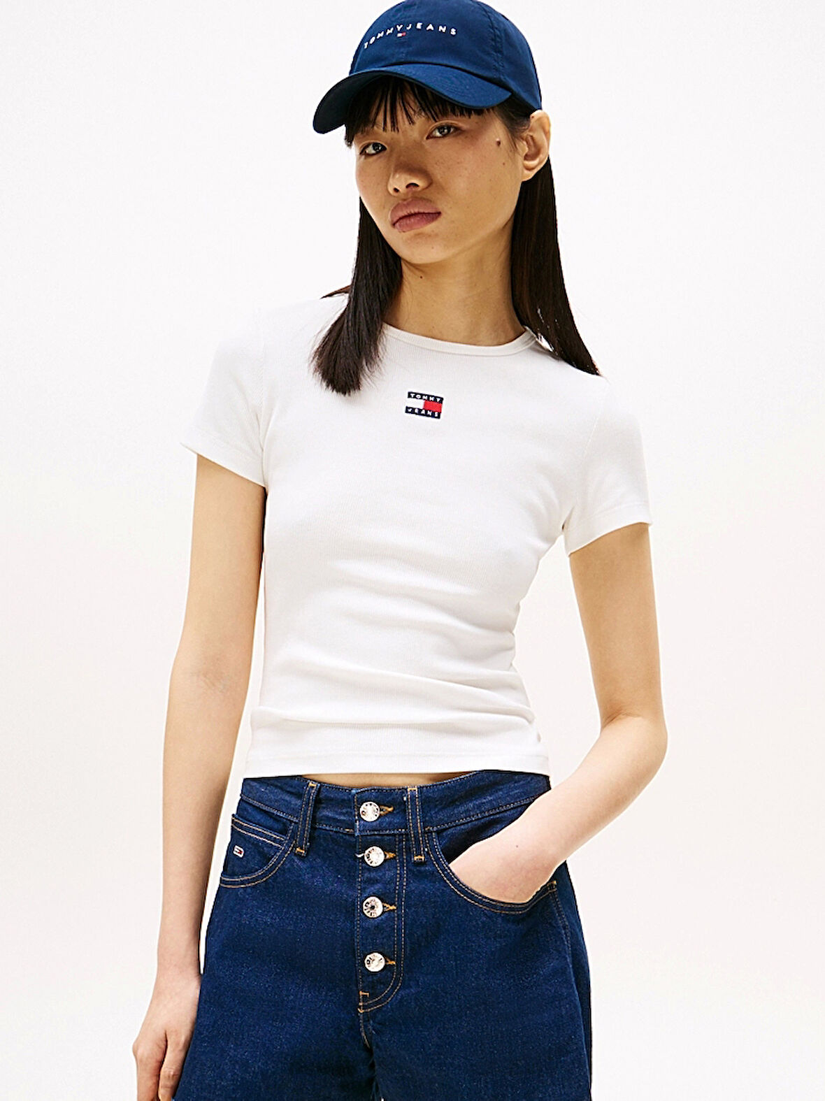 Tommy Jeans TJW SLIM BADGE RIB TEE Kadın Beyaz T-shirt DW0DW17881YBL