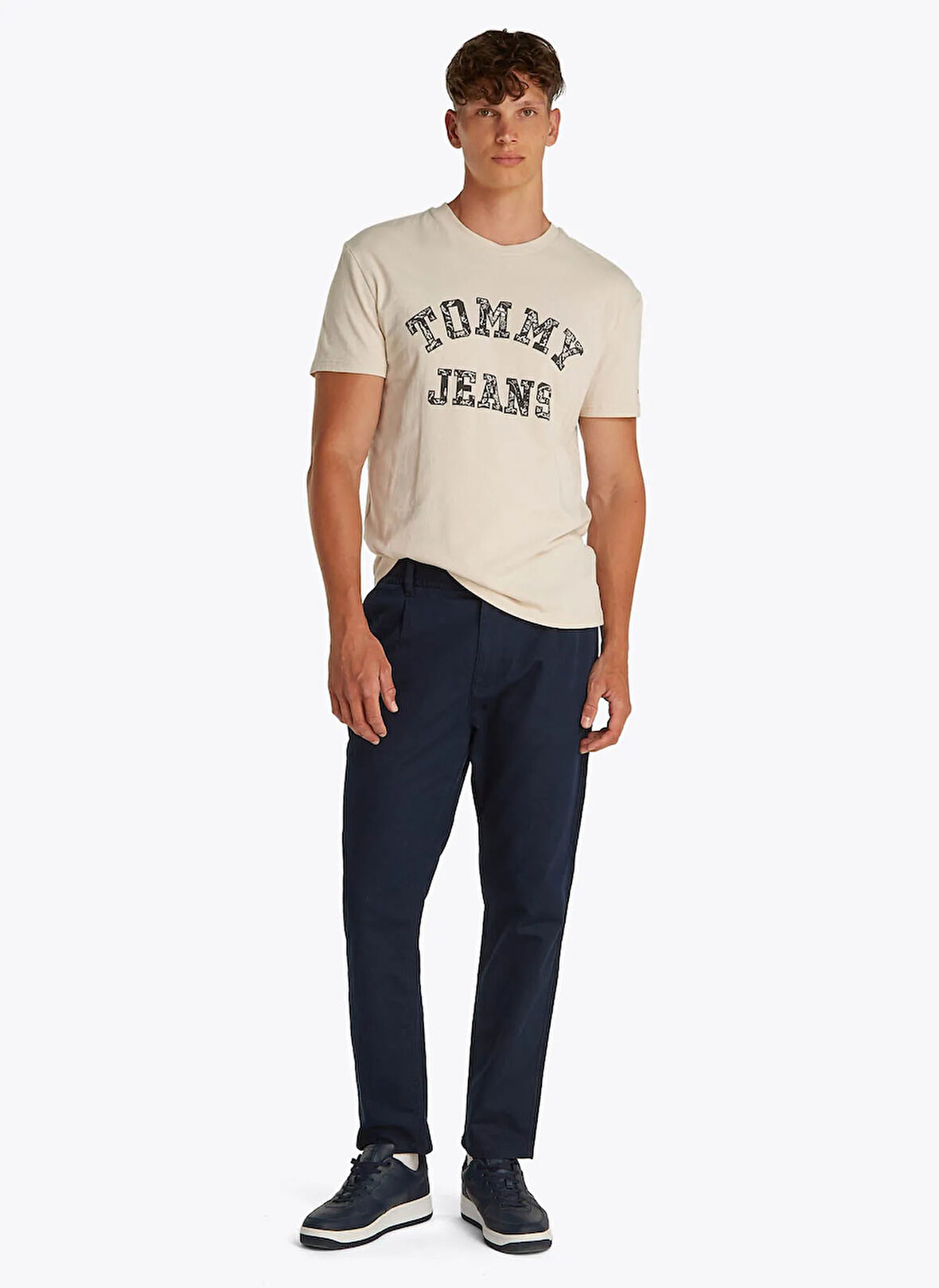 Tommy Jeans Bisiklet Yaka Bej Erkek T-Shirt DM0DM20773ACG TJM REG PAISLEY COL