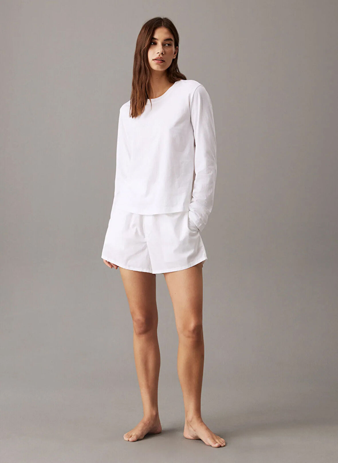 Calvin Klein Yuvarlak Yaka Düz Beyaz Kadın T-Shirt LONGSLEEVE CLASSIC