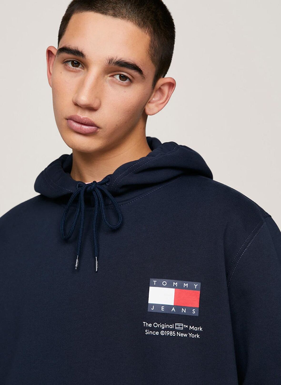 Tommy Jeans Kapüşon Yaka Lacivert Erkek Sweatshırt DM0DM18418C1G