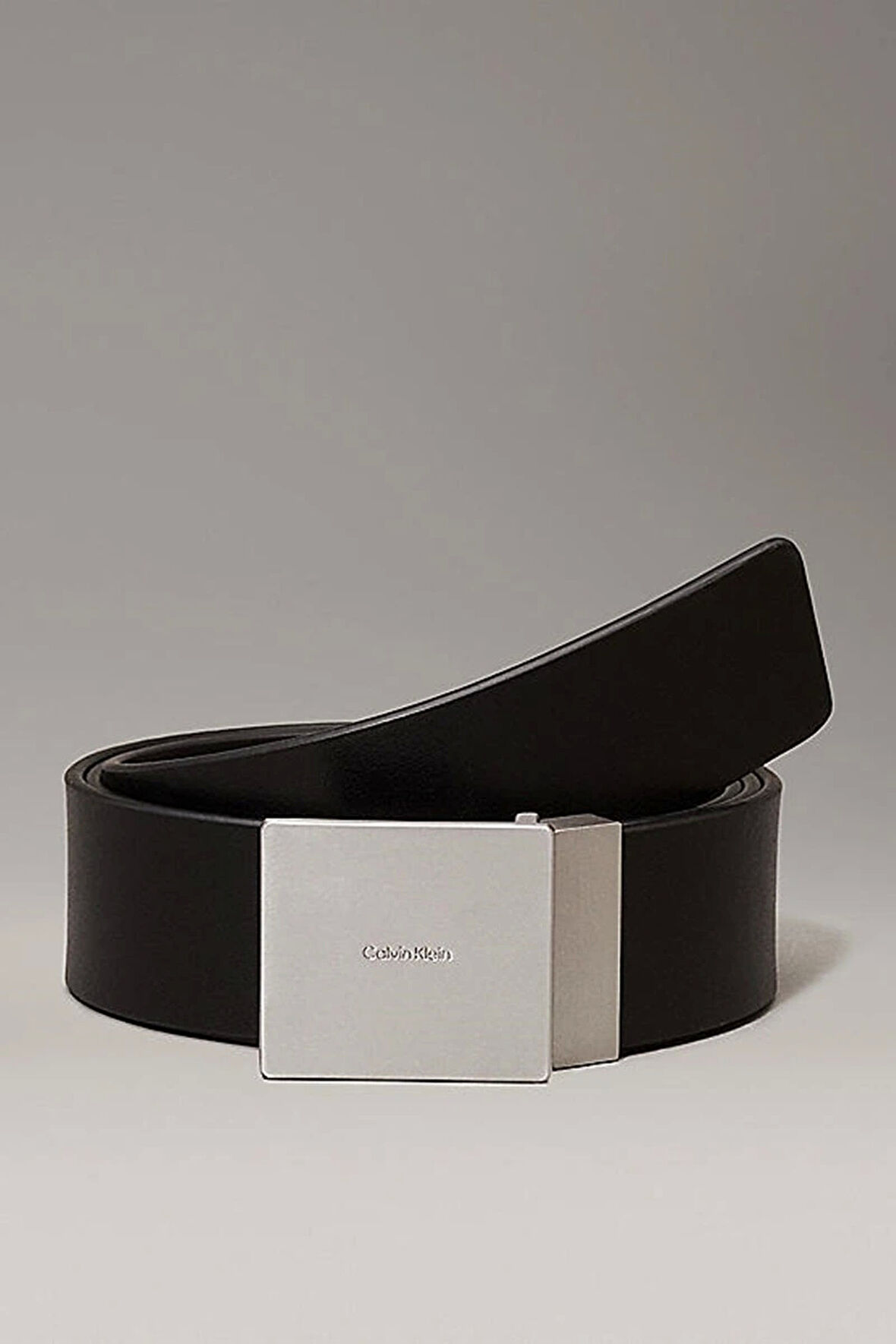 Calvin Klein Erkek Metal Plaka Siyah Deri Kemer
