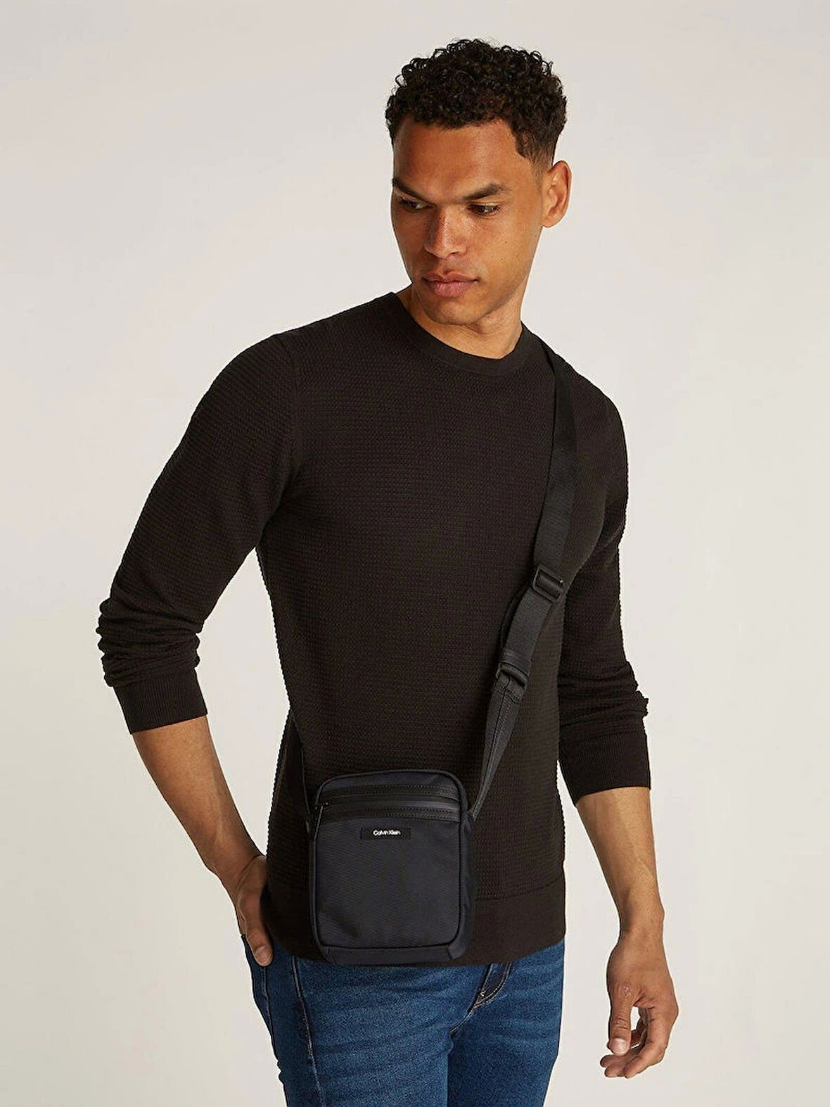 Calvin Klein Erkek Ön Cepli Siyah Omuz Çantası