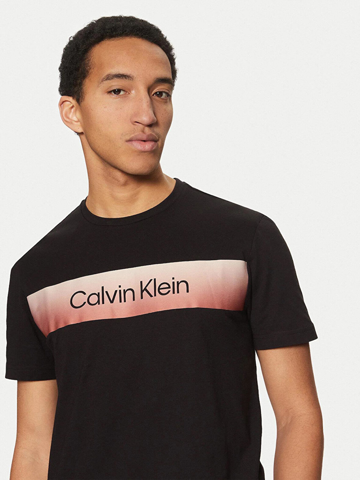 Calvin Klein Erkek Kısa Kollu Pamuklu Bisiklet Yaka Calvin Klein Yazı Detaylı Siyah T-Shirt K10K114163