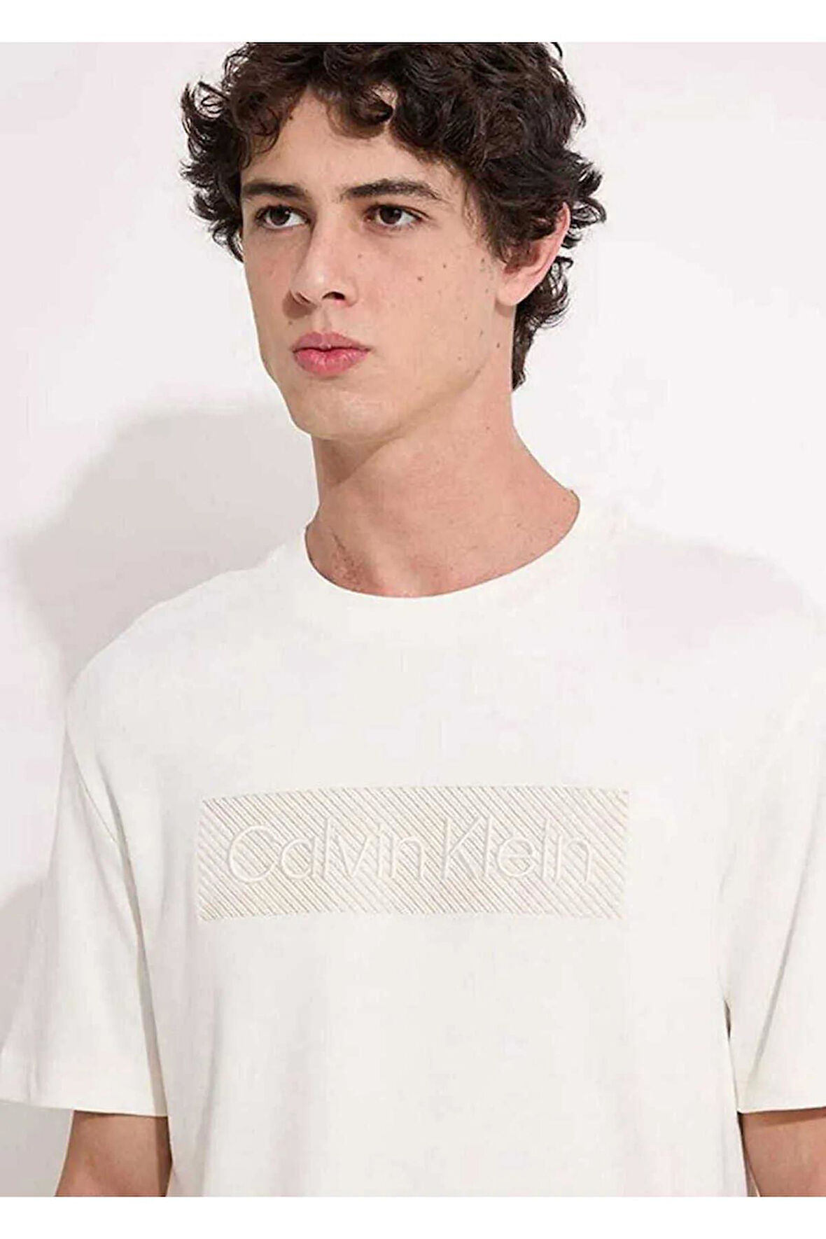 Calvin Klein Erkek Yuvarlak Yakalı Logolu Beyaz T-Shirt K10K112491-YAS