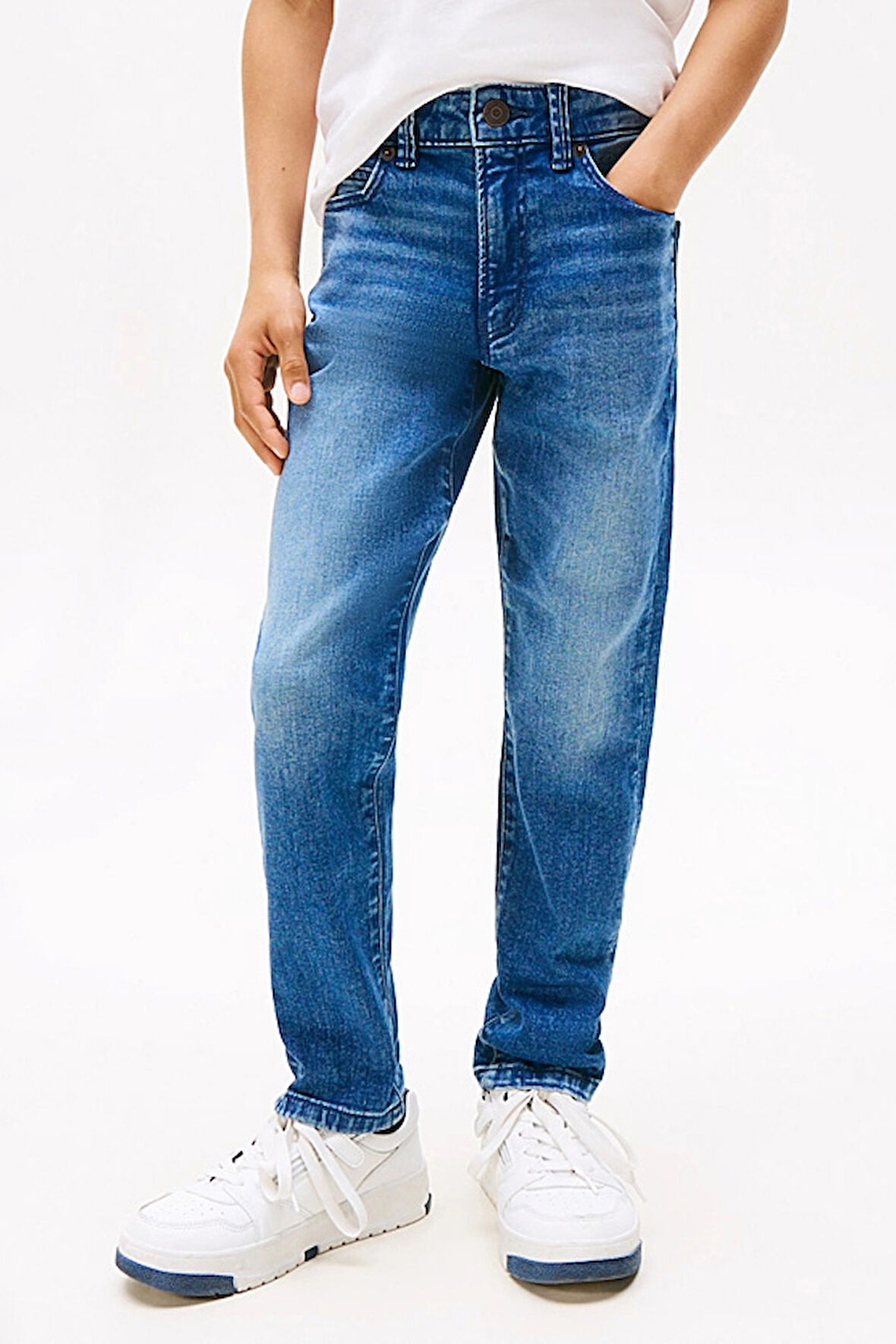 Erkek Çocuk Modern Düz Kesim Eskitme Görünümlü Jean Pantolon - Mavi | 8 Yaş