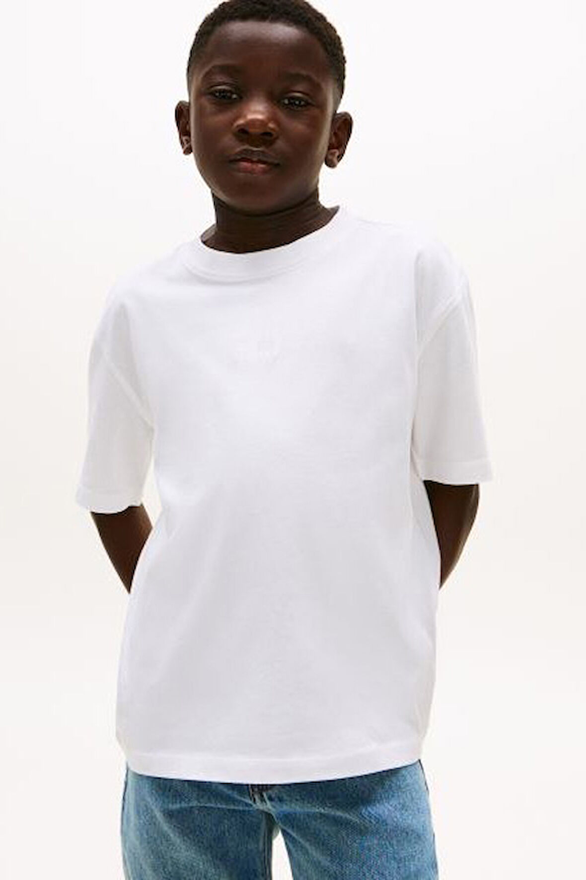 Erkek Çocuk Rahat Kesim Göğsü Tonal Nakışlı T-Shirt - Beyaz | 10 Yaş