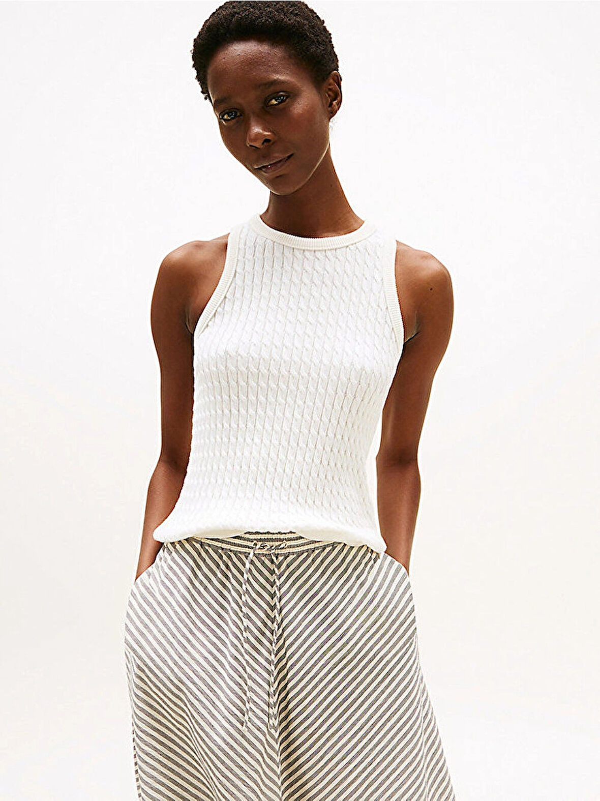 Tommy Hilfiger Kadın Pamuklu İnce Örgü Kolsuz Dar Kesim Beyaz Kazak WW0WW45706YA8